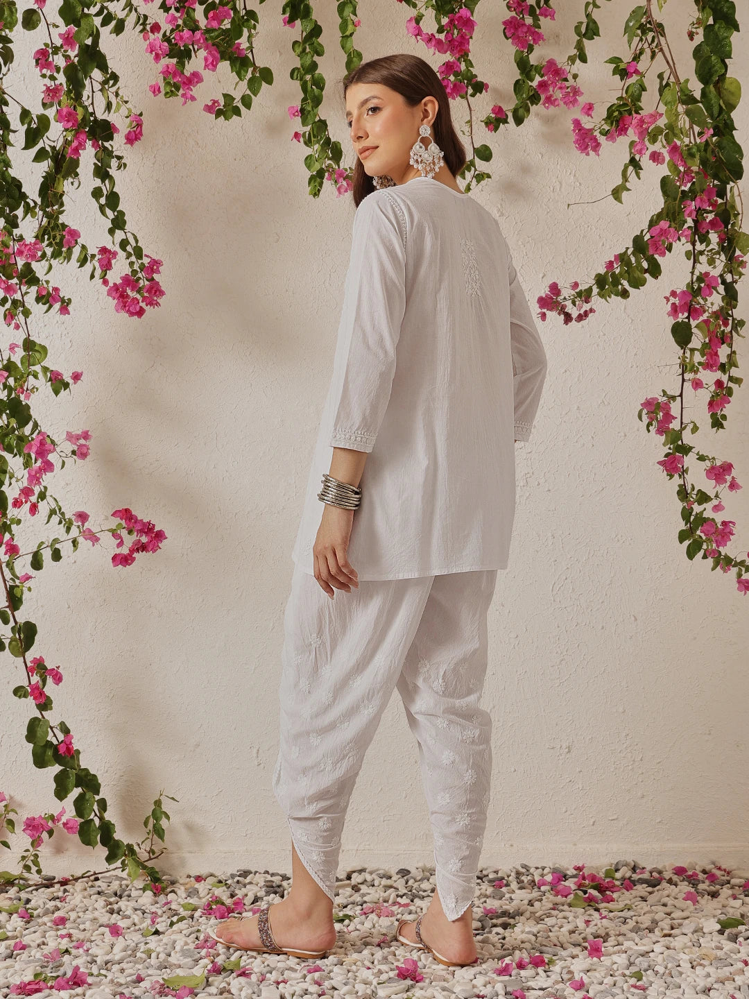 Ada Hand Embroidered White Cotton Lucknowi Chikankari Co-Ord Set A811329._2