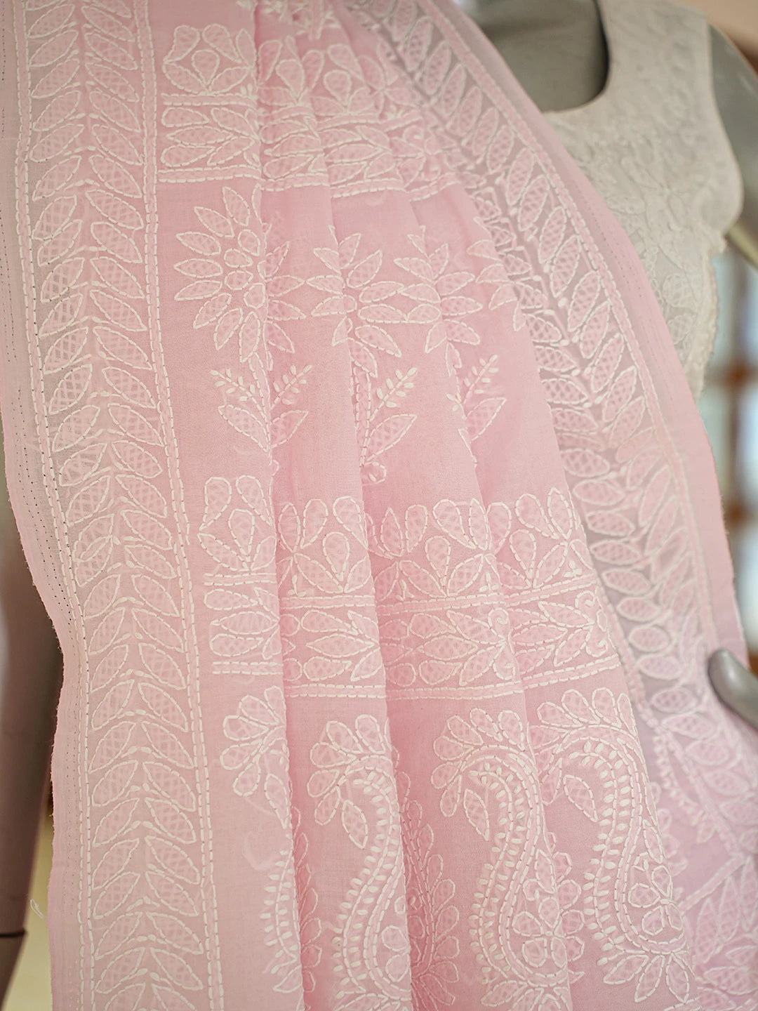 Ada Hand Embroidered Pink Cotton Lucknowi Chikankari Saree With Blouse 01A785804