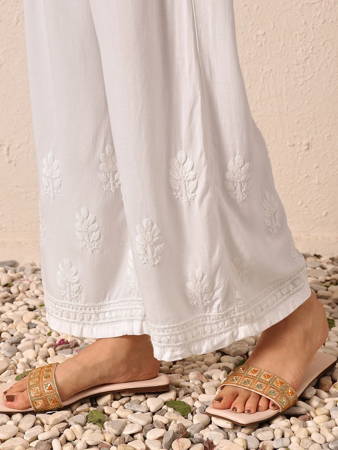 Ada Hand Embroidered Printed Pink Chanderi Lucknowi Chikankari Kurta Set A811335