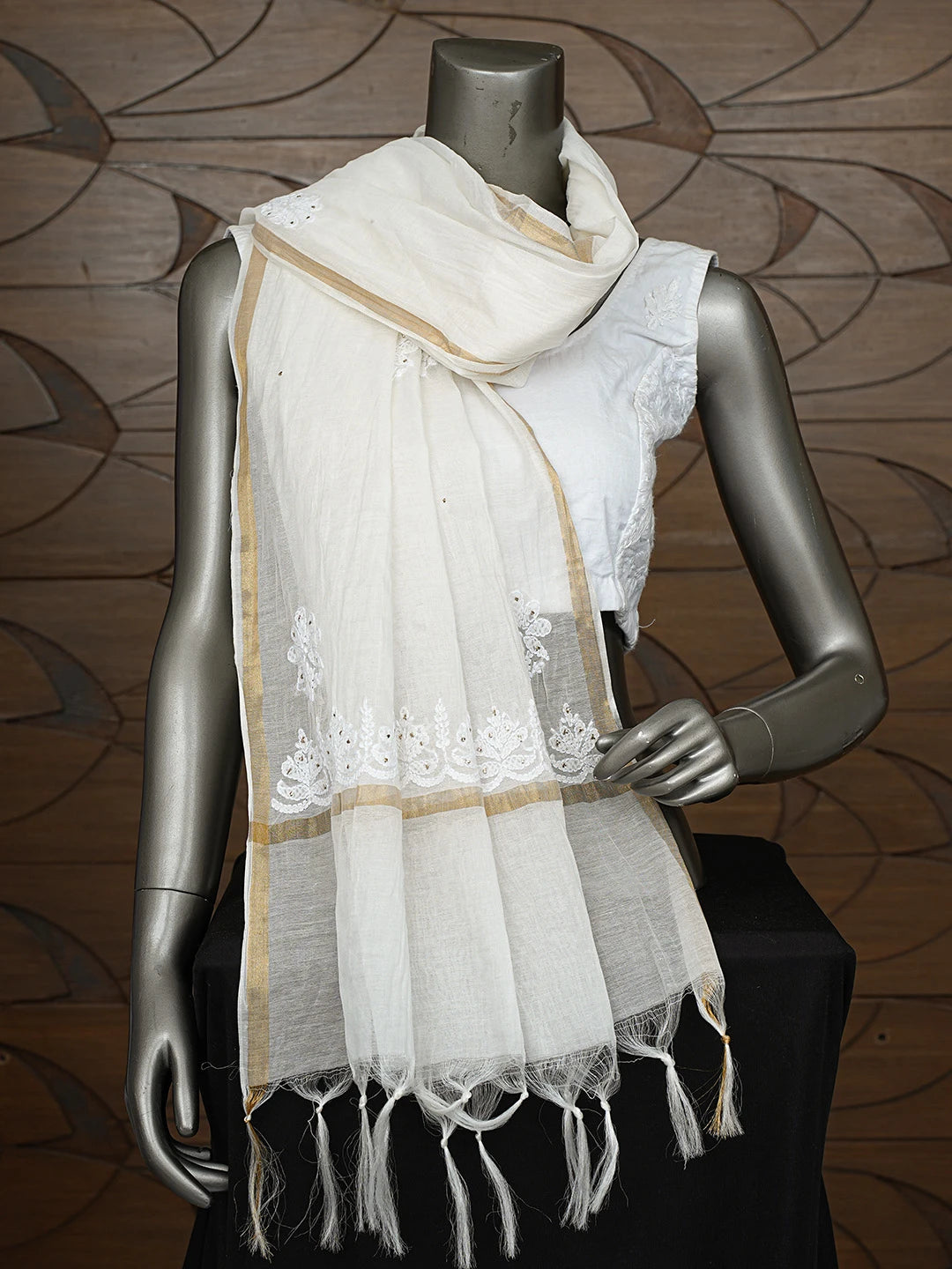 Ada Hand Embroidered White Chanderi Lucknowi Chikankari Dupatta With Mukaish 01A834685