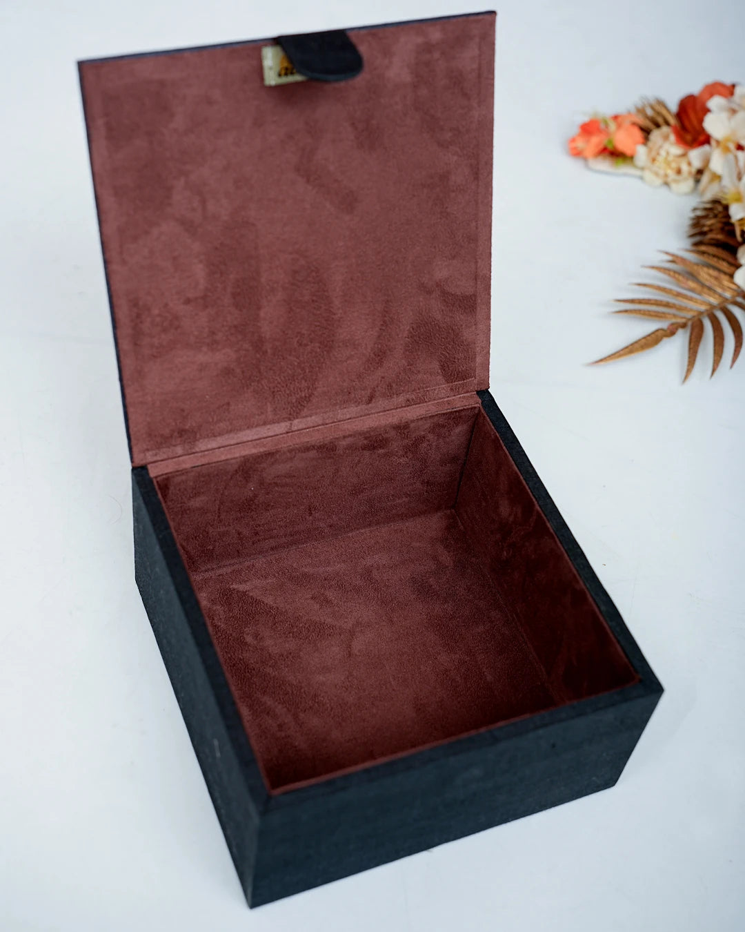 Ada Hand Embroidered Black Silk Lucknowi Chikankari Jewellery Box With Zari Taar Work 01A784558