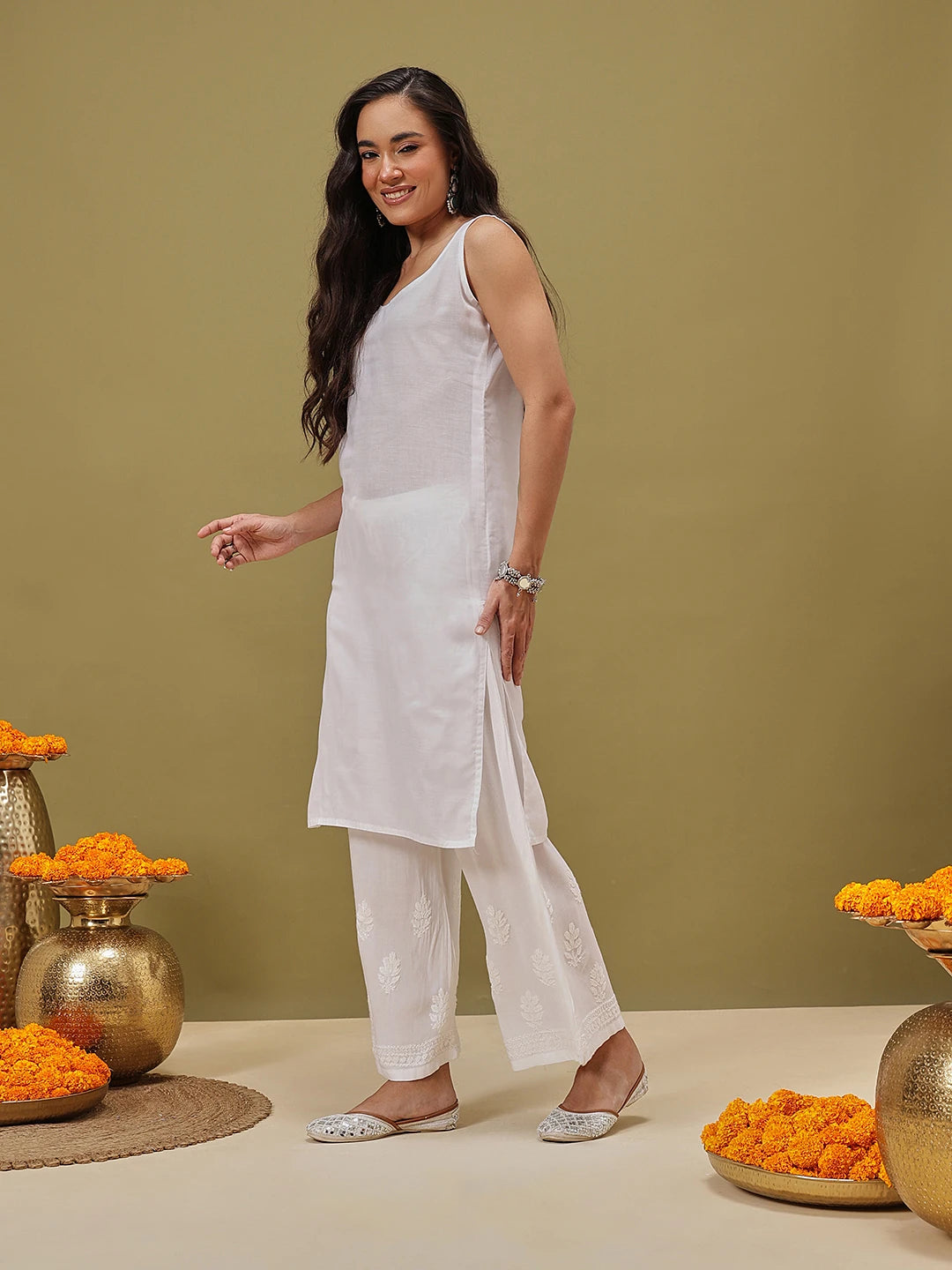 Ada Hand Embroidered White Georgette Lucknowi Chikankari Straight Kurta With Slip A100425
