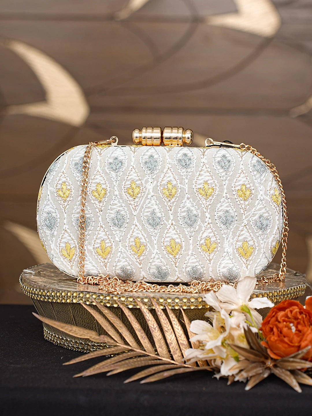 Ada Hand Embroidered Grey Pure Georgette Lucknowi Chikankari Clutch With Zari Work 01A785658