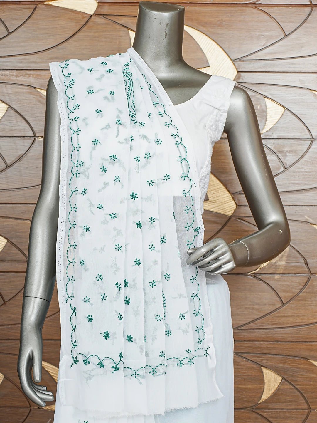 Ada Hand Embroidered Milk White Georgette Lucknowi Chikankari Saree With Blouse 01A853750