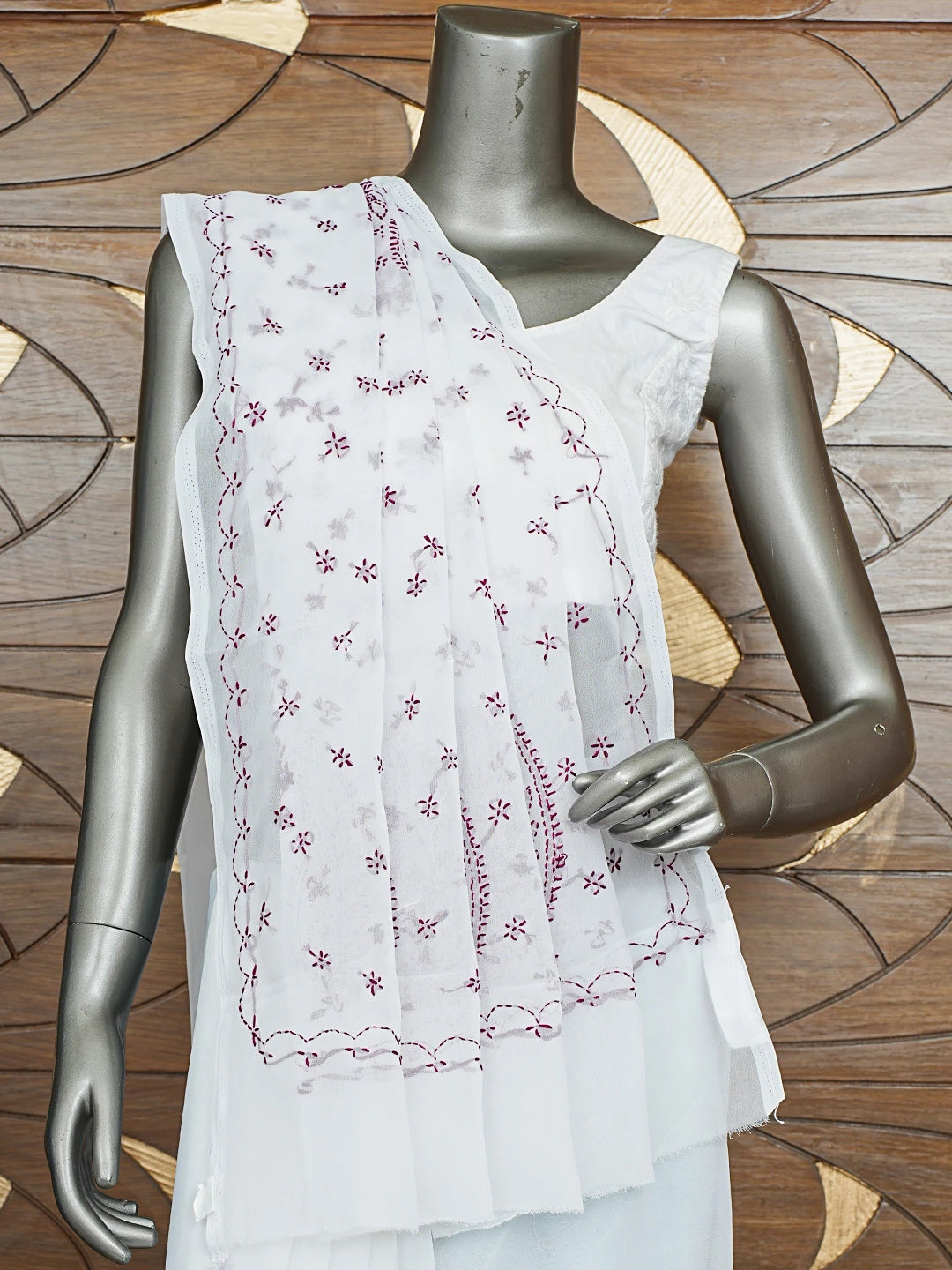 Ada Hand Embroidered White Georgette Lucknowi Chikankari Saree With Blouse 01A853749