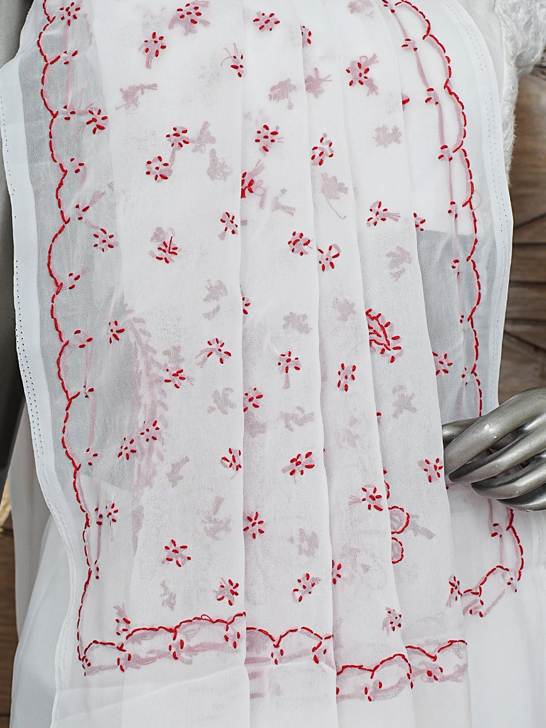 Ada Hand Embroidered White Georgette Lucknowi Chikankari Saree With Blouse 01A853751
