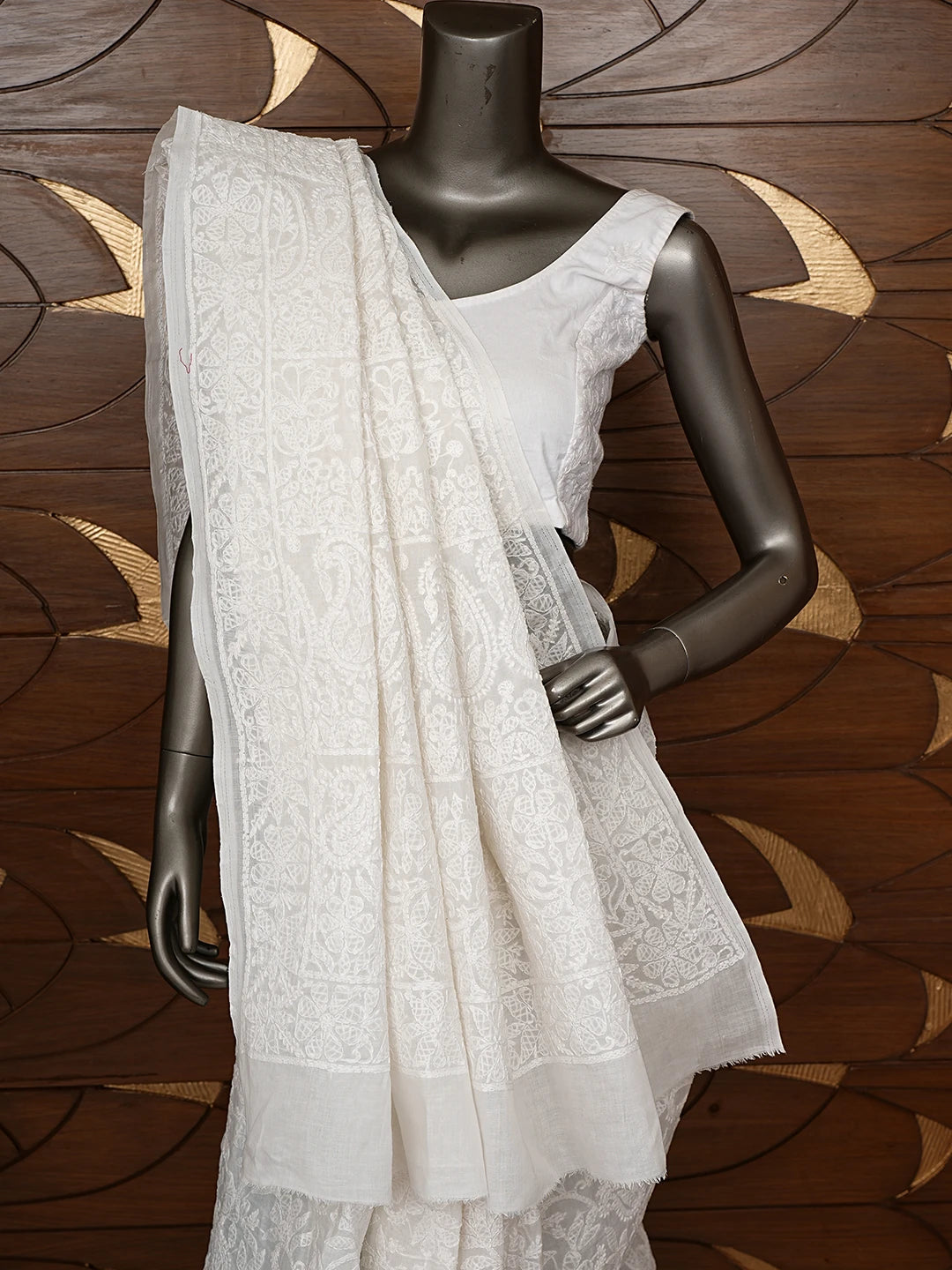 Ada Hand Embroidered White Cotton Lucknowi Chikankari Saree With Blouse 01A805064