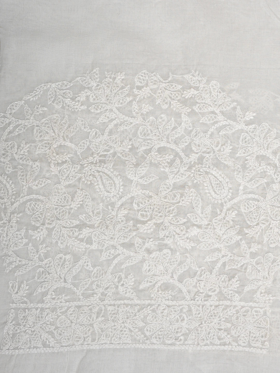 Ada Hand Embroidered White Cotton Lucknowi Chikankari Saree With Blouse 01A805064