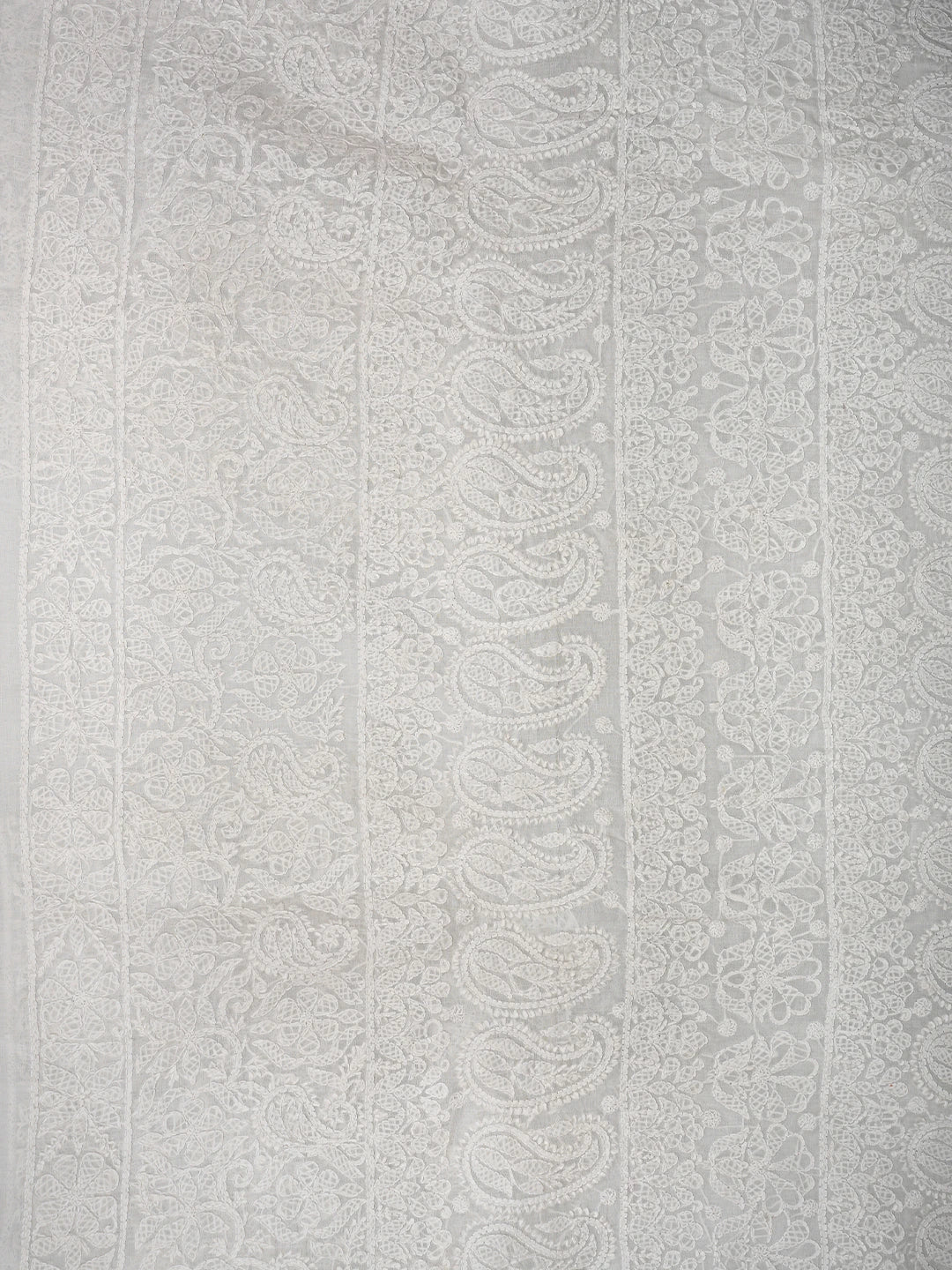 Ada Hand Embroidered White Cotton Lucknowi Chikankari Saree With Blouse 01A805064