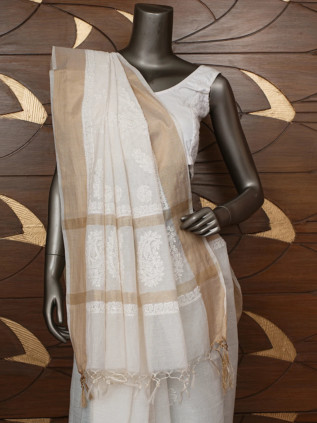 Ada Hand Embroidered White Chanderi Lucknowi Chikankari Saree With Blouse 01A833038