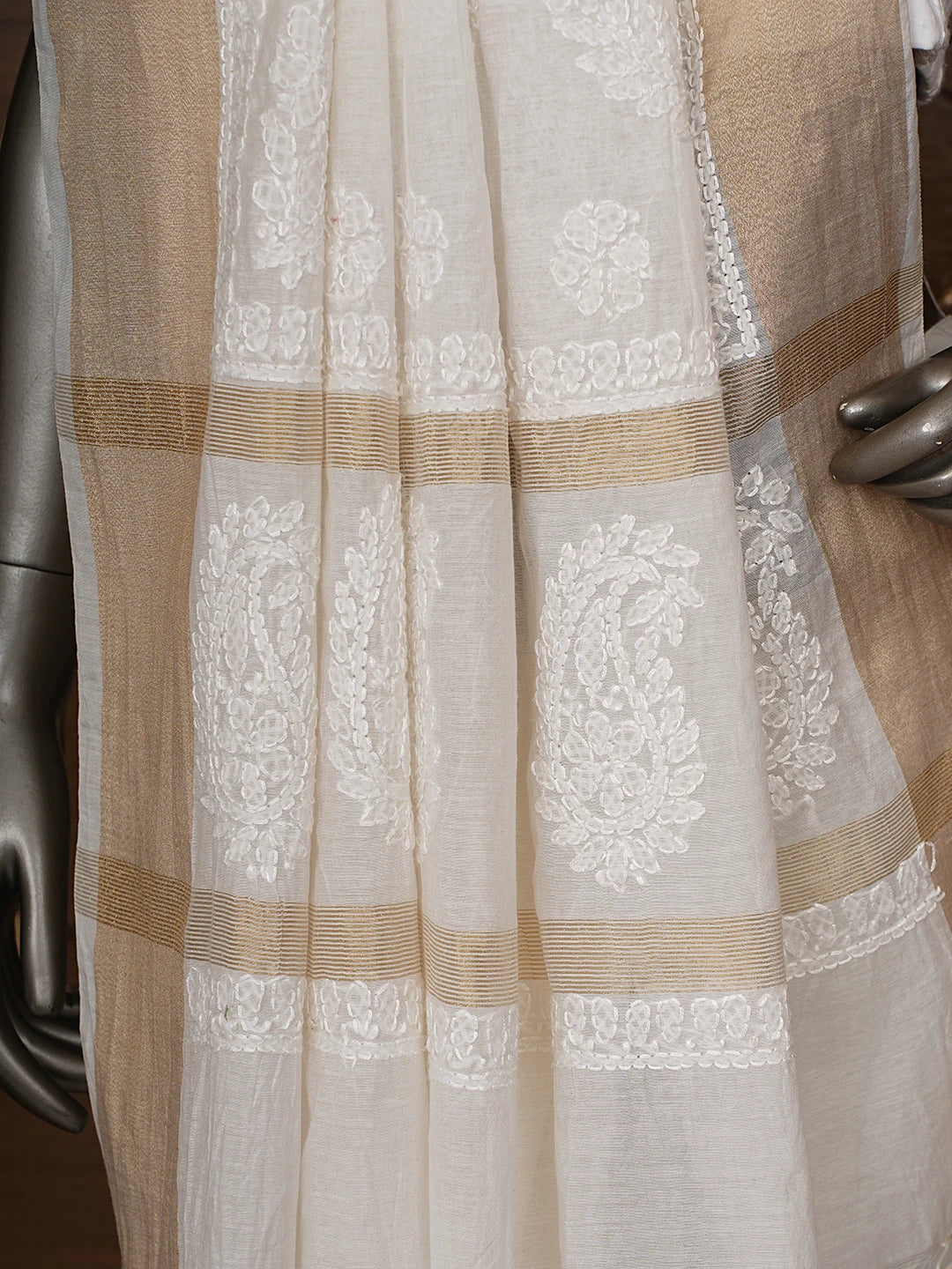 Ada Hand Embroidered White Chanderi Lucknowi Chikankari Saree With Blouse 01A833038