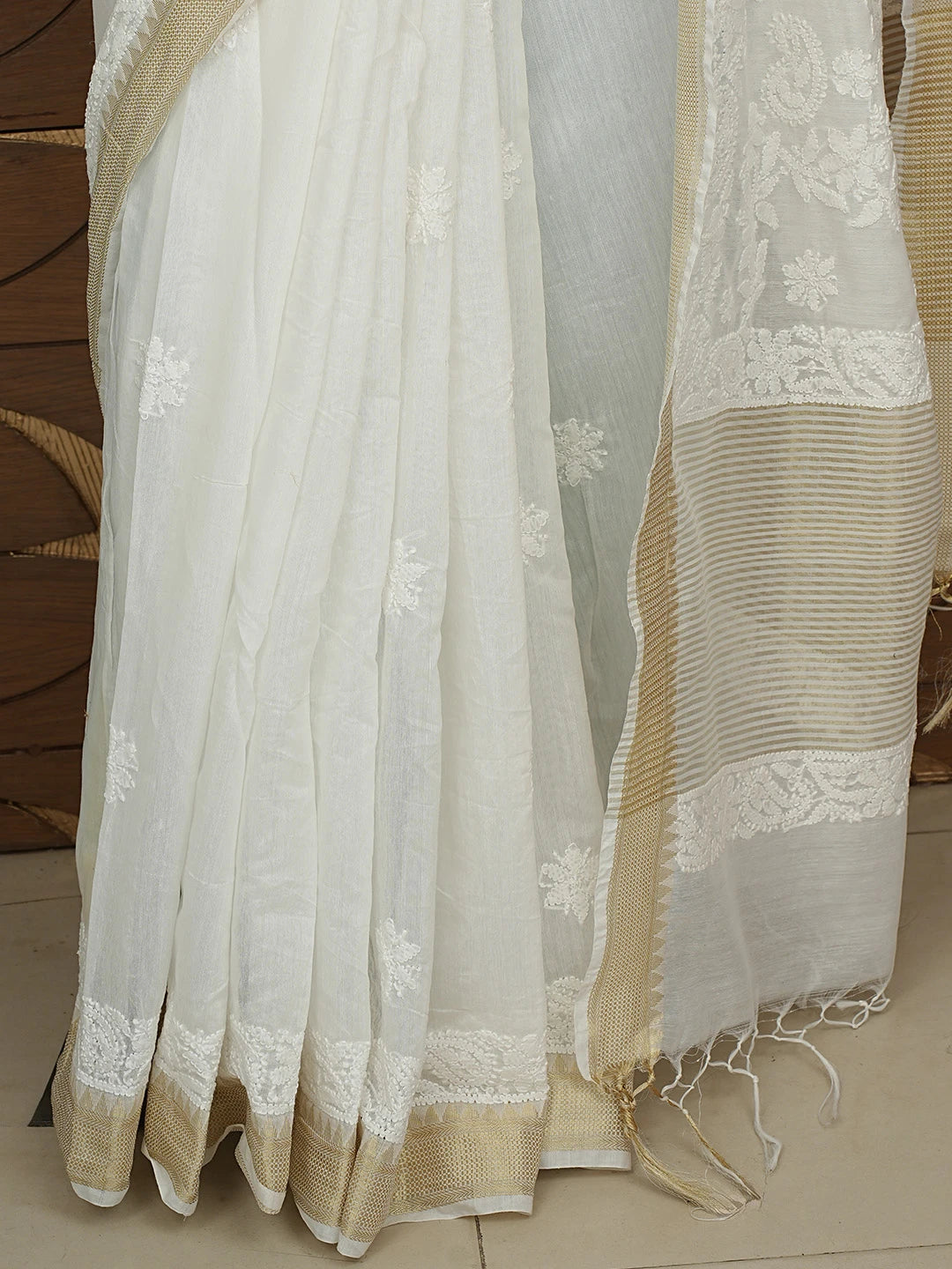 Ada Hand Embroidered White Chanderi Lucknowi Chikankari Saree With Blouse 01A833166