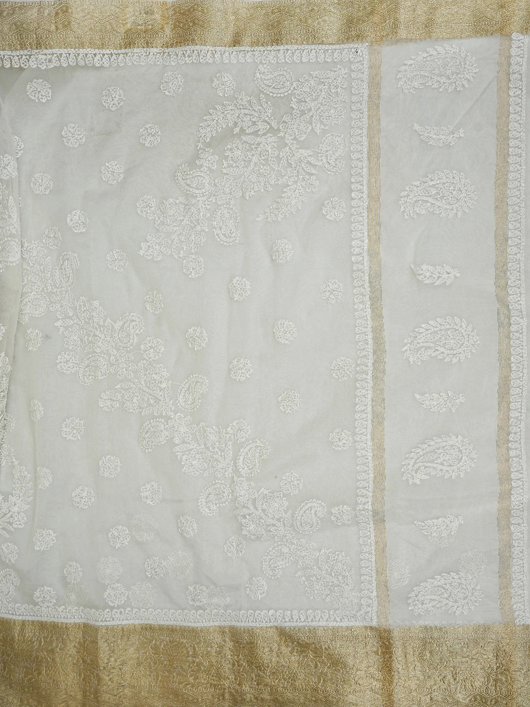 Ada Hand Embroidered White Organza Lucknowi Chikankari Saree With Blouse 01A841750