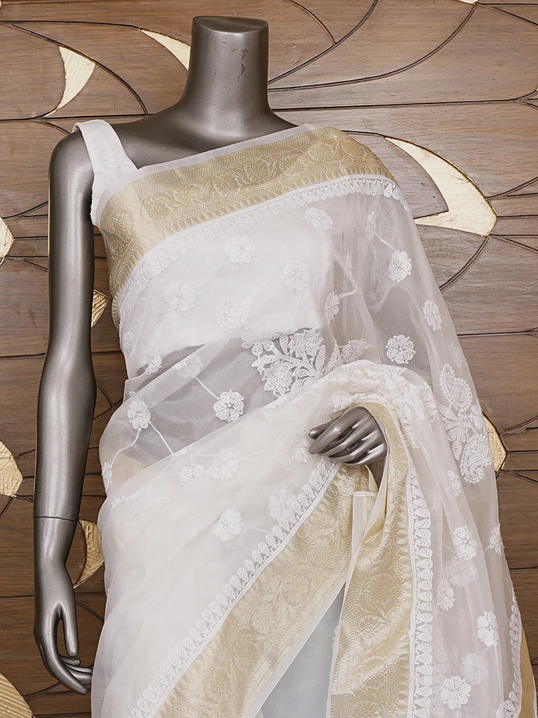 Ada Hand Embroidered White Organza Lucknowi Chikankari Saree With Blouse 01A794741