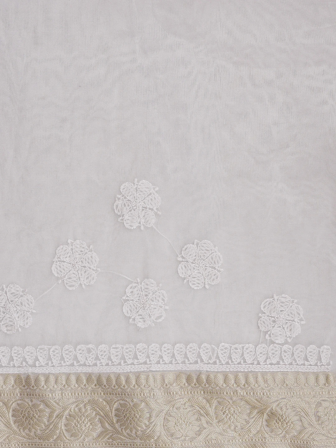 Ada Hand Embroidered White Organza Lucknowi Chikankari Saree With Blouse 01A794741
