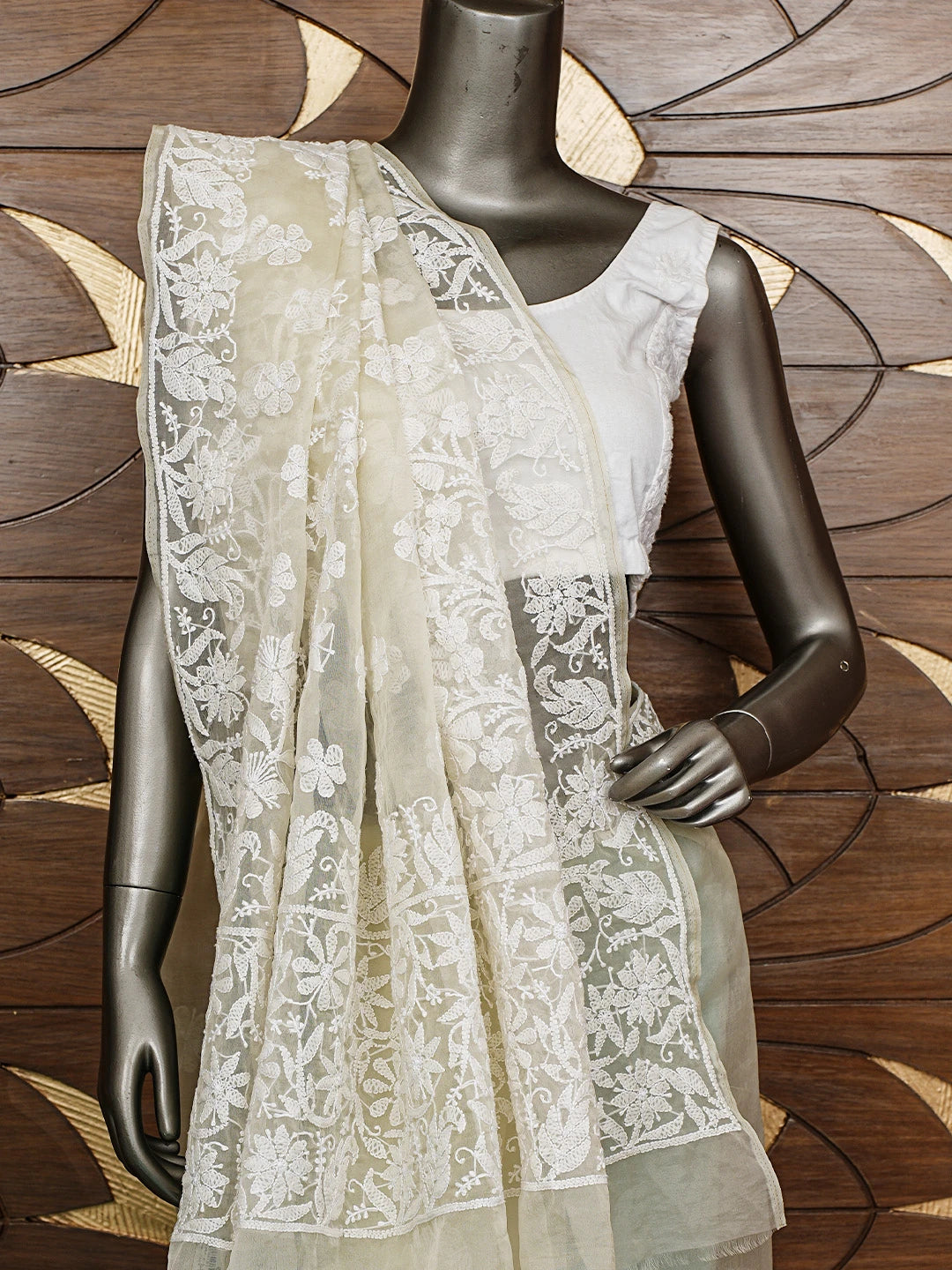 Ada Hand Embroidered Off White Organza Lucknowi Chikankari Saree With Blouse 01A794151