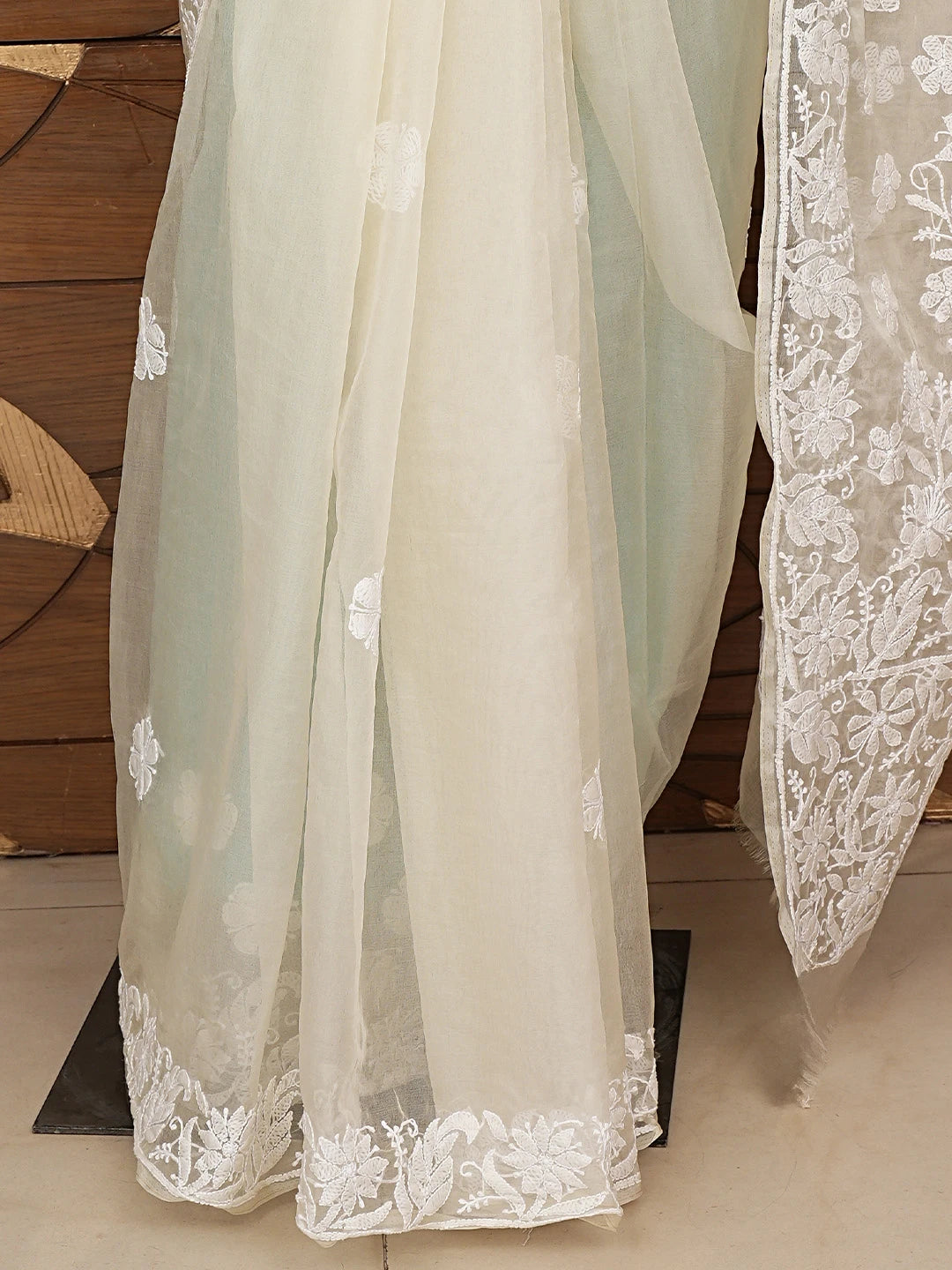 Ada Hand Embroidered Off White Organza Lucknowi Chikankari Saree With Blouse 01A794151