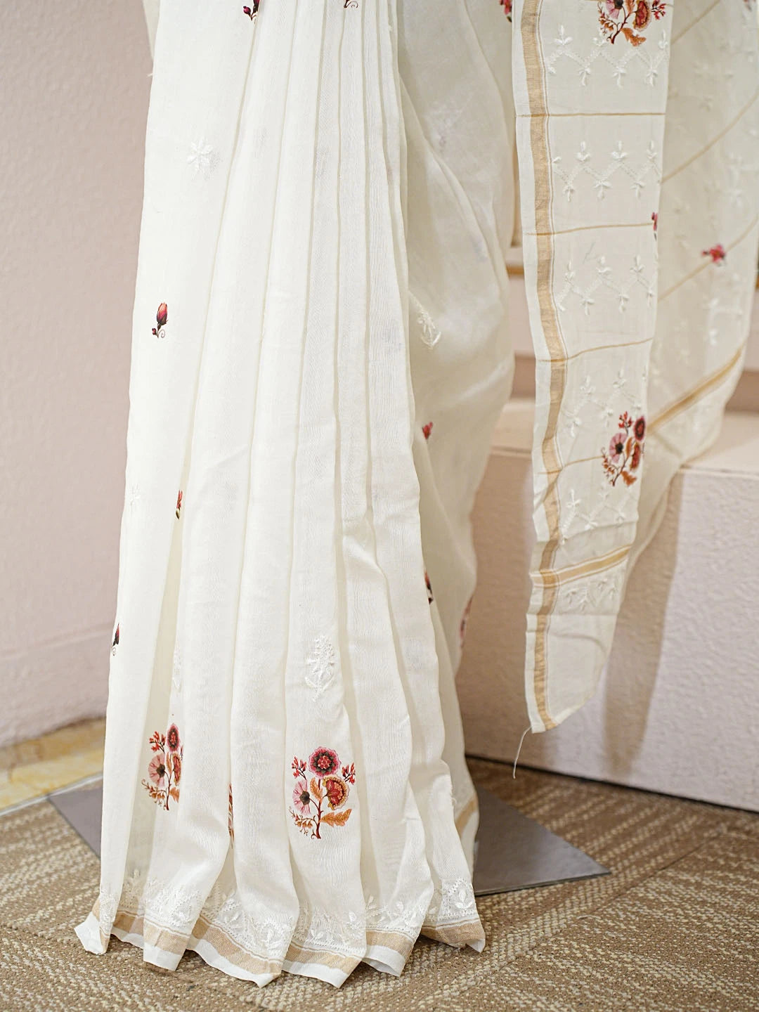 Ada Hand Embroidered White Printed Chanderi Lucknowi Chikankari Saree With Blouse 01A509515