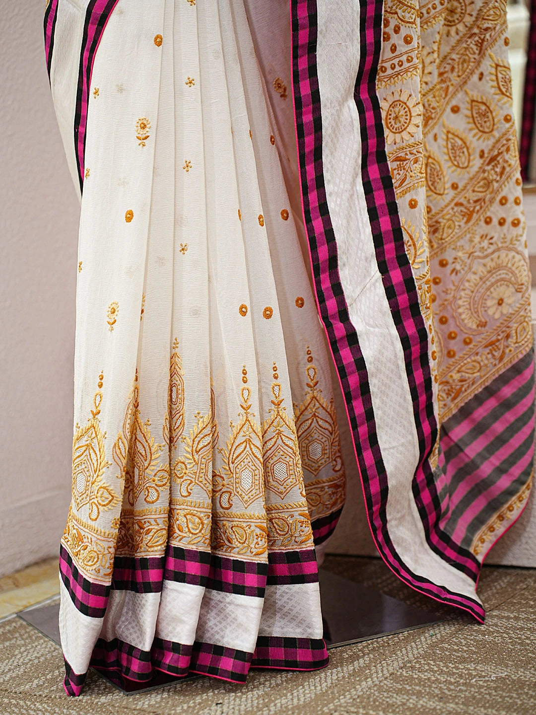 Ada Hand Embroidered Off White Pure Georgette Lucknowi Chikankari Saree With Blouse A514900