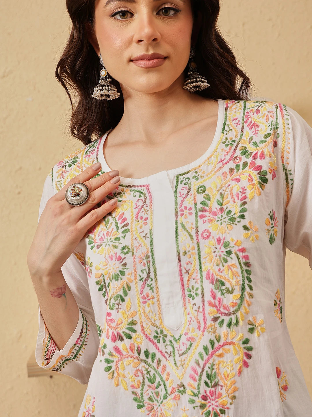 Ada Hand Embroidered White Cotton Lucknowi Chikankari Straight Kurti A351501