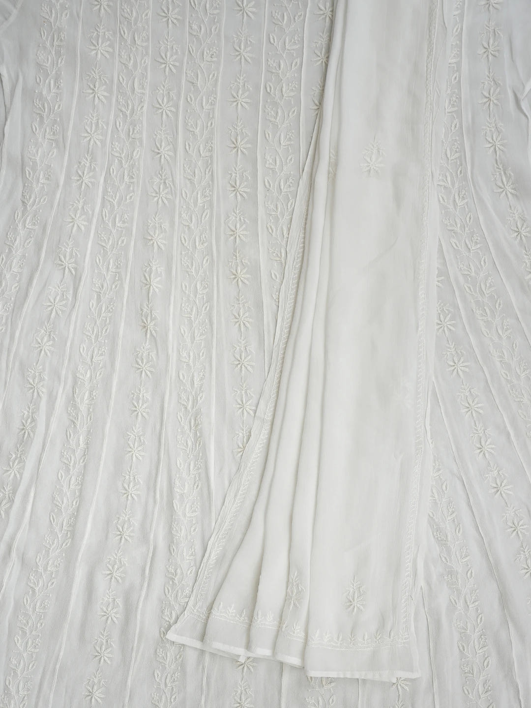 Ada Hand Embroidered White Viscose Georgette Lucknowi Chikankari Semi-Stitched Anarkali Kurta Dupatta Set 01A618178