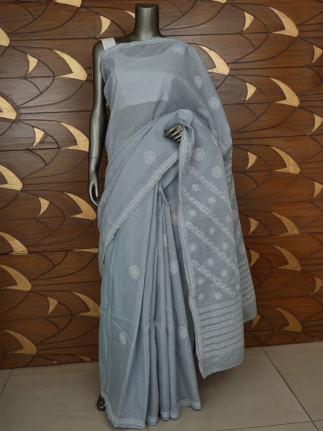 Ada Hand Embroidered Grey Cotton Lucknowi Chikankari Saree With Blouse 01A866204