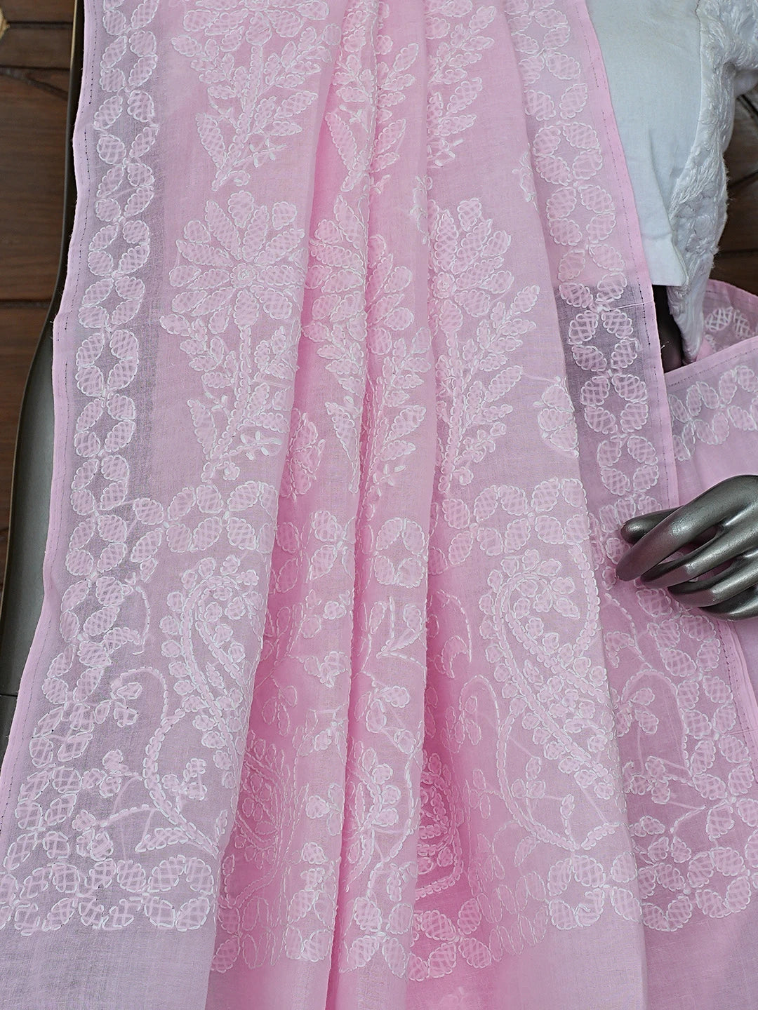 Ada Hand Embroidered Pink Cotton Lucknowi Chikankari Saree With Blouse 01A866175
