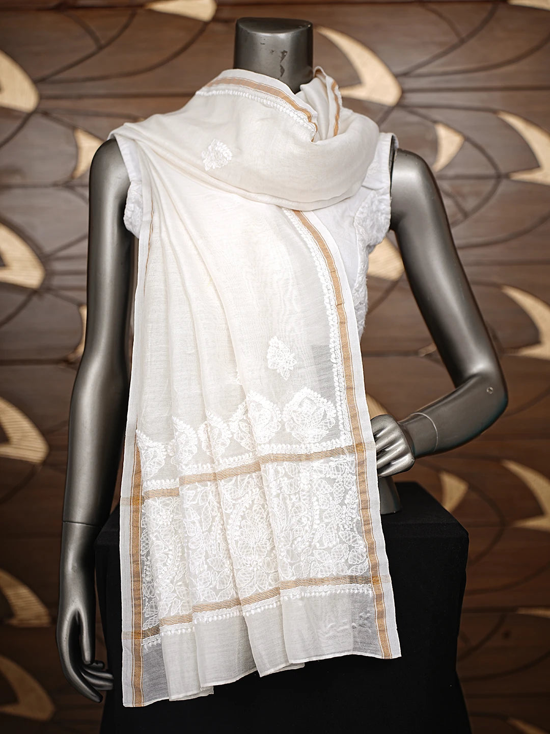 Ada Hand Embroidered White Cotton Lucknowi Chikankari Dupatta 01A484755