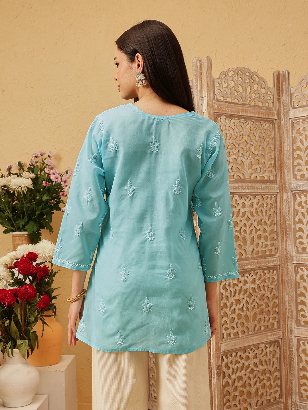 Ada Hand Embroidered Blue Cotton Lucknowi Chikankari Straight Kurti A911552