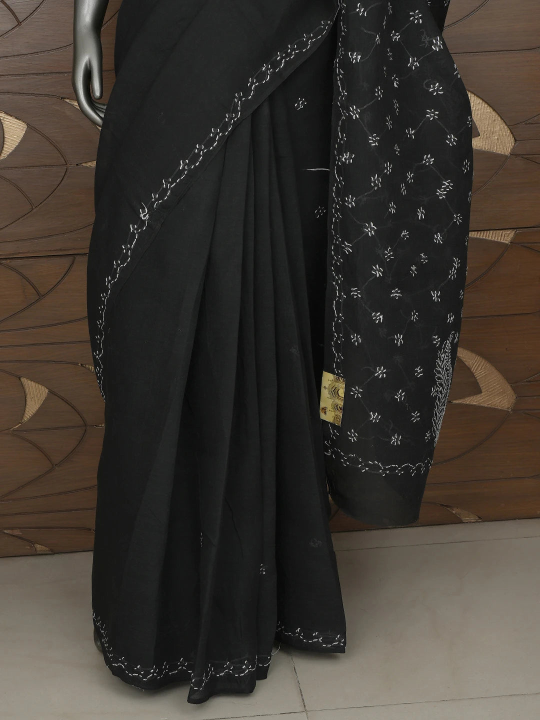 Ada Hand Embroidered Black Cotton Lucknowi Chikankari Saree With Blouse 01A882930