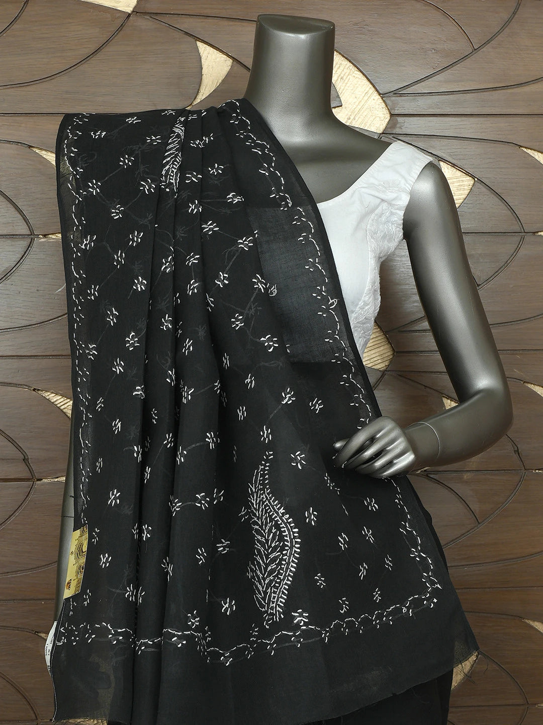 Ada Hand Embroidered Black Cotton Lucknowi Chikankari Saree With Blouse 01A882930
