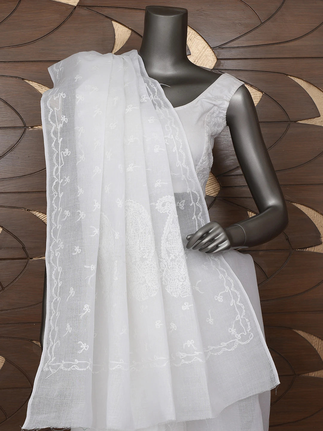 Ada Hand Embroidered White Cotton Lucknowi Chikankari Saree With Blouse 01A882920