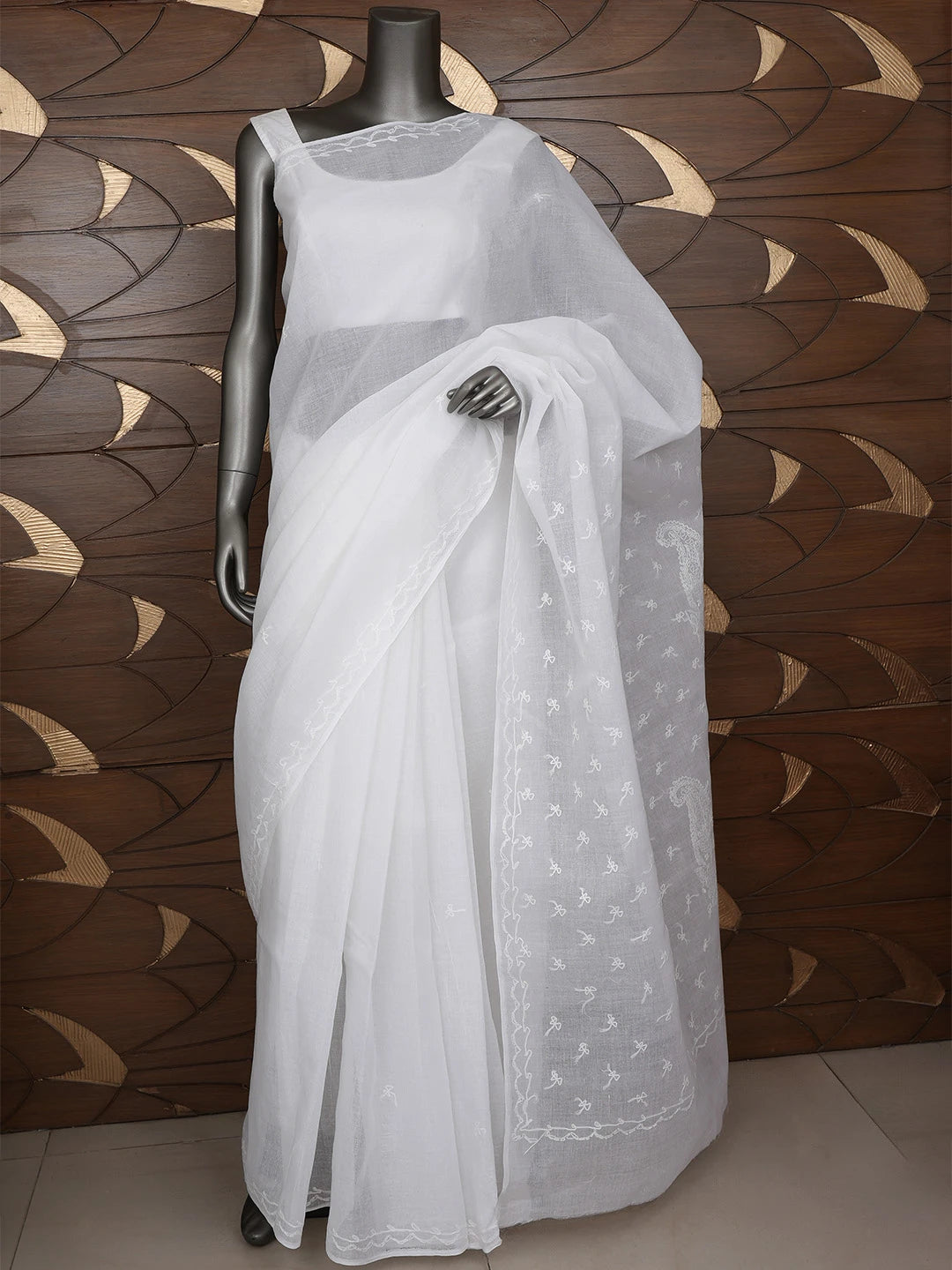 Ada Hand Embroidered White Cotton Lucknowi Chikankari Saree With Blouse 01A882920