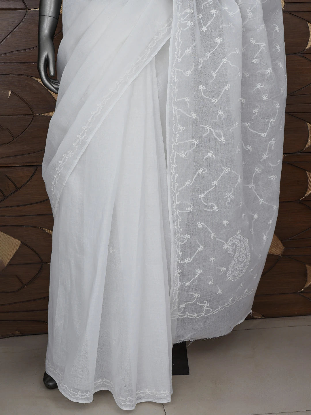 Ada Hand Embroidered White Cotton Lucknowi Chikankari Saree and Blouse 01A882922