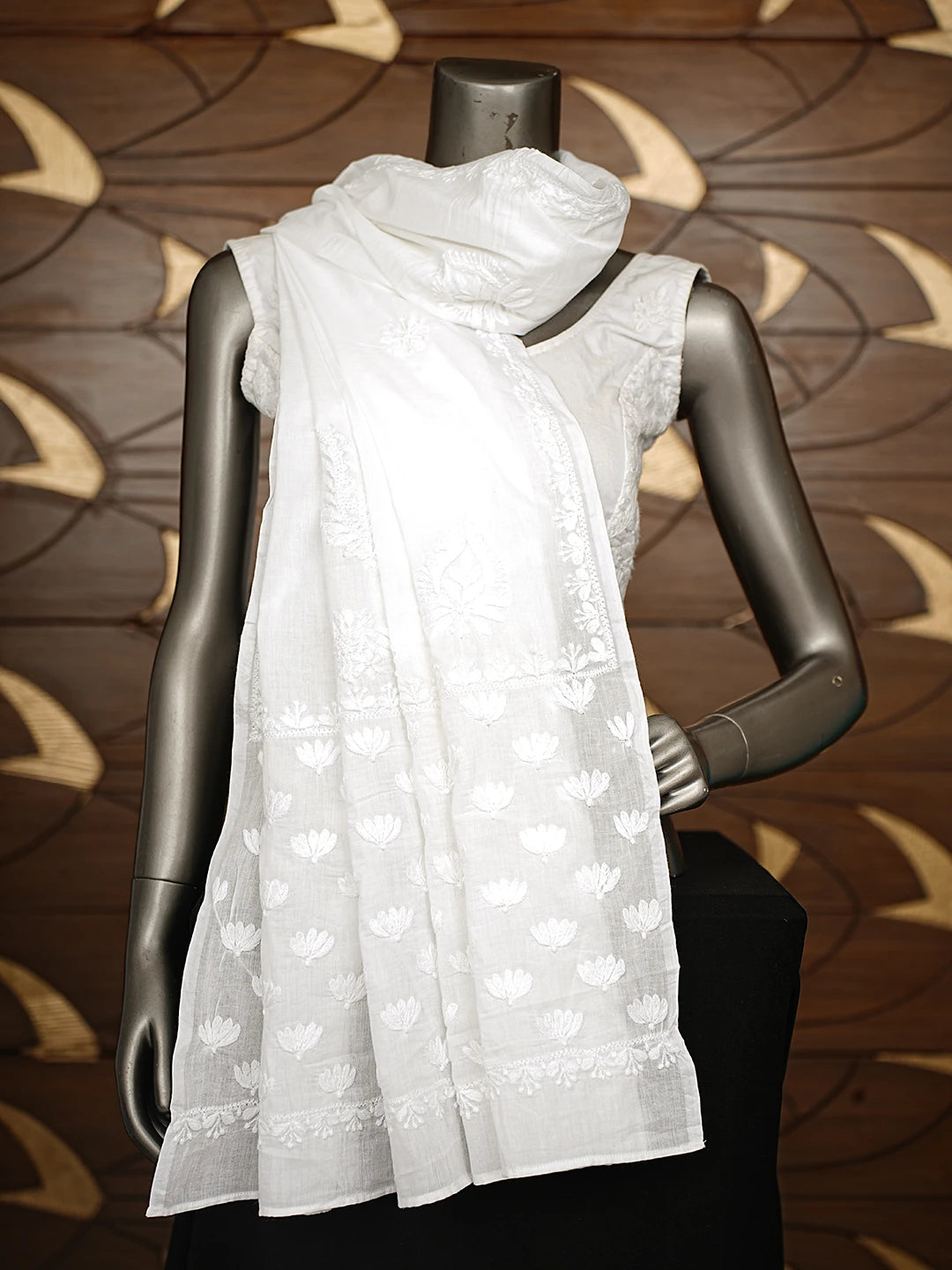 Ada Hand Embroidered White Cotton Lucknowi Chikankari Dupatta 01A832167