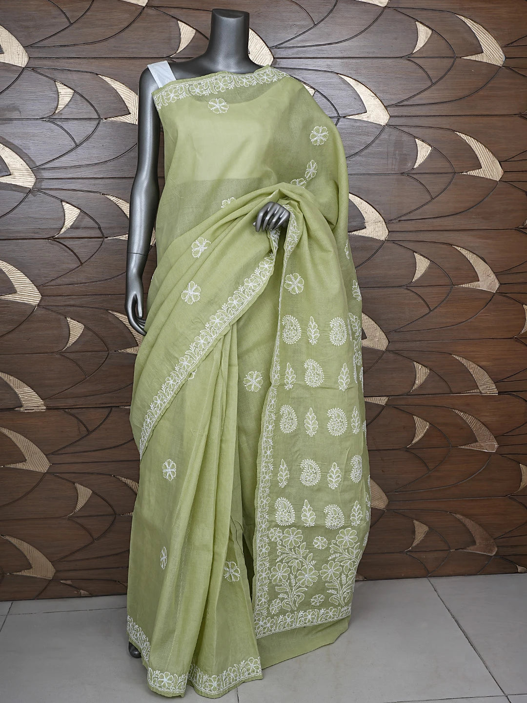 Ada Hand Embroidered Green Cotton Lucknowi Chikankari Saree With Blouse 01A890985