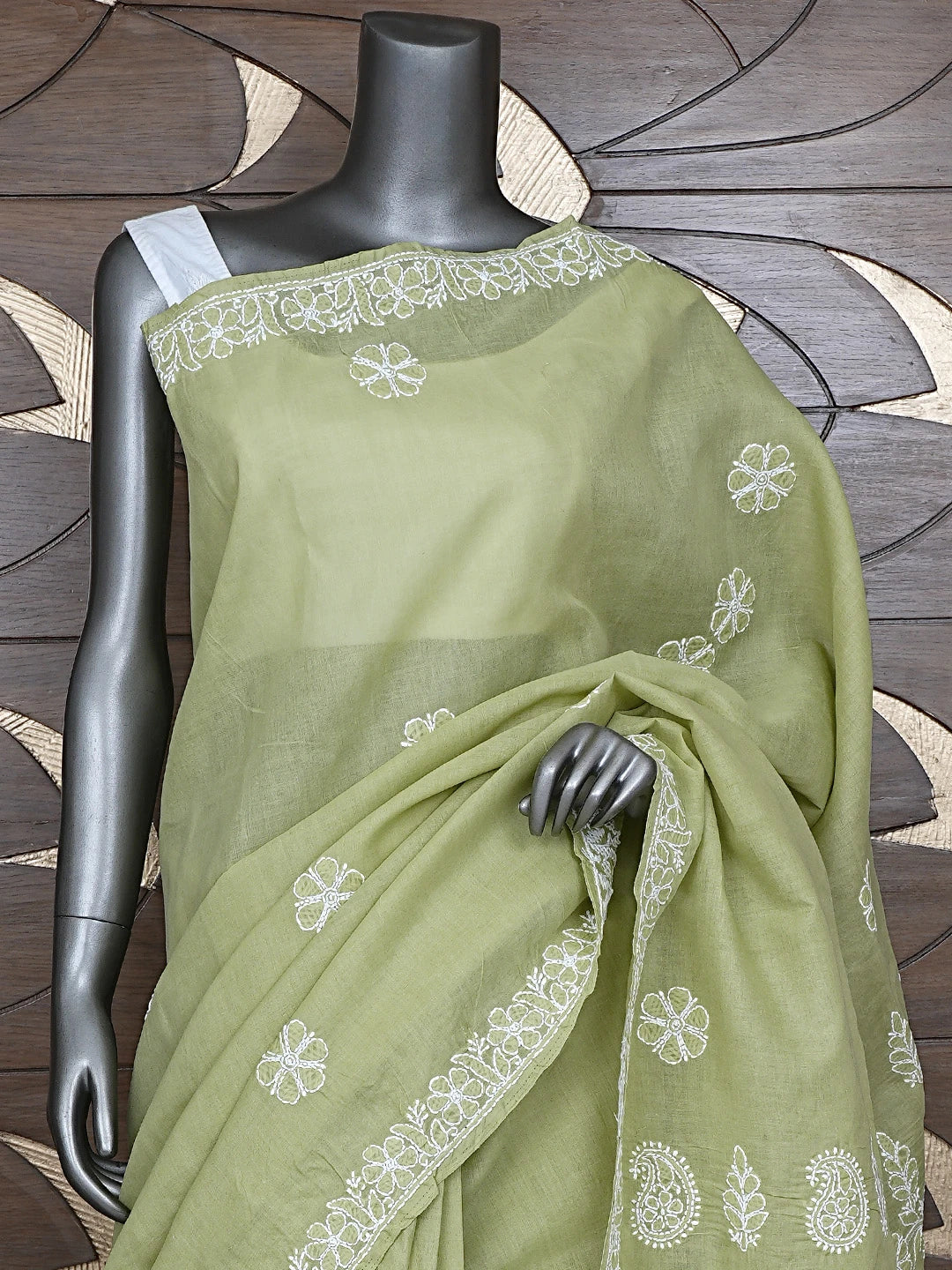 Ada Hand Embroidered Green Cotton Lucknowi Chikankari Saree With Blouse 01A890985