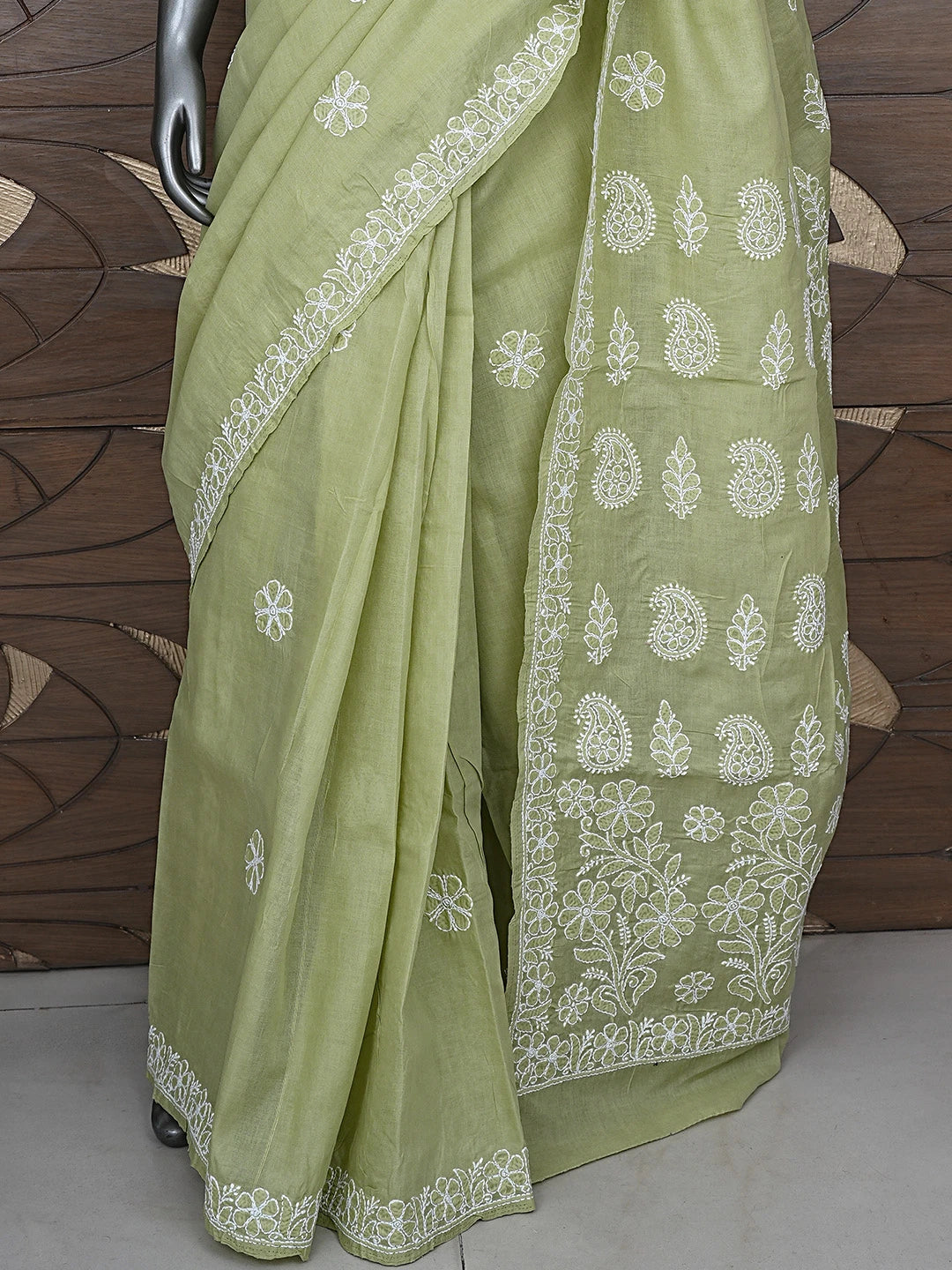 Ada Hand Embroidered Green Cotton Lucknowi Chikankari Saree With Blouse 01A890985