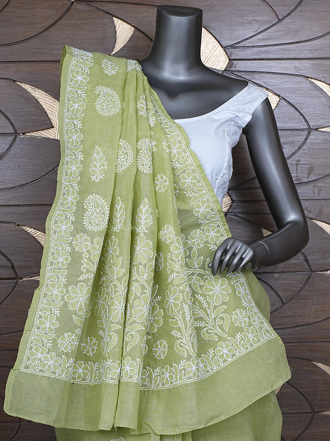 Ada Hand Embroidered Green Cotton Lucknowi Chikankari Saree With Blouse 01A890985
