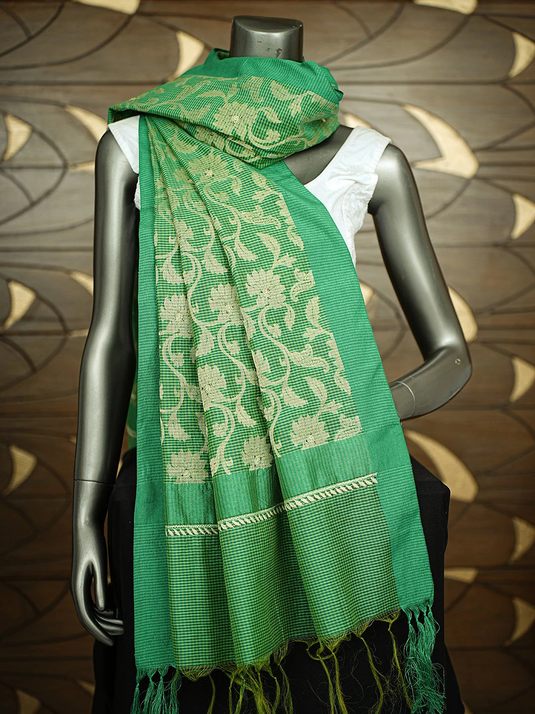 Ada Hand Embroidered Green Cotton Lucknowi Chikankari Dupatta With Muqaish Work 01A795656