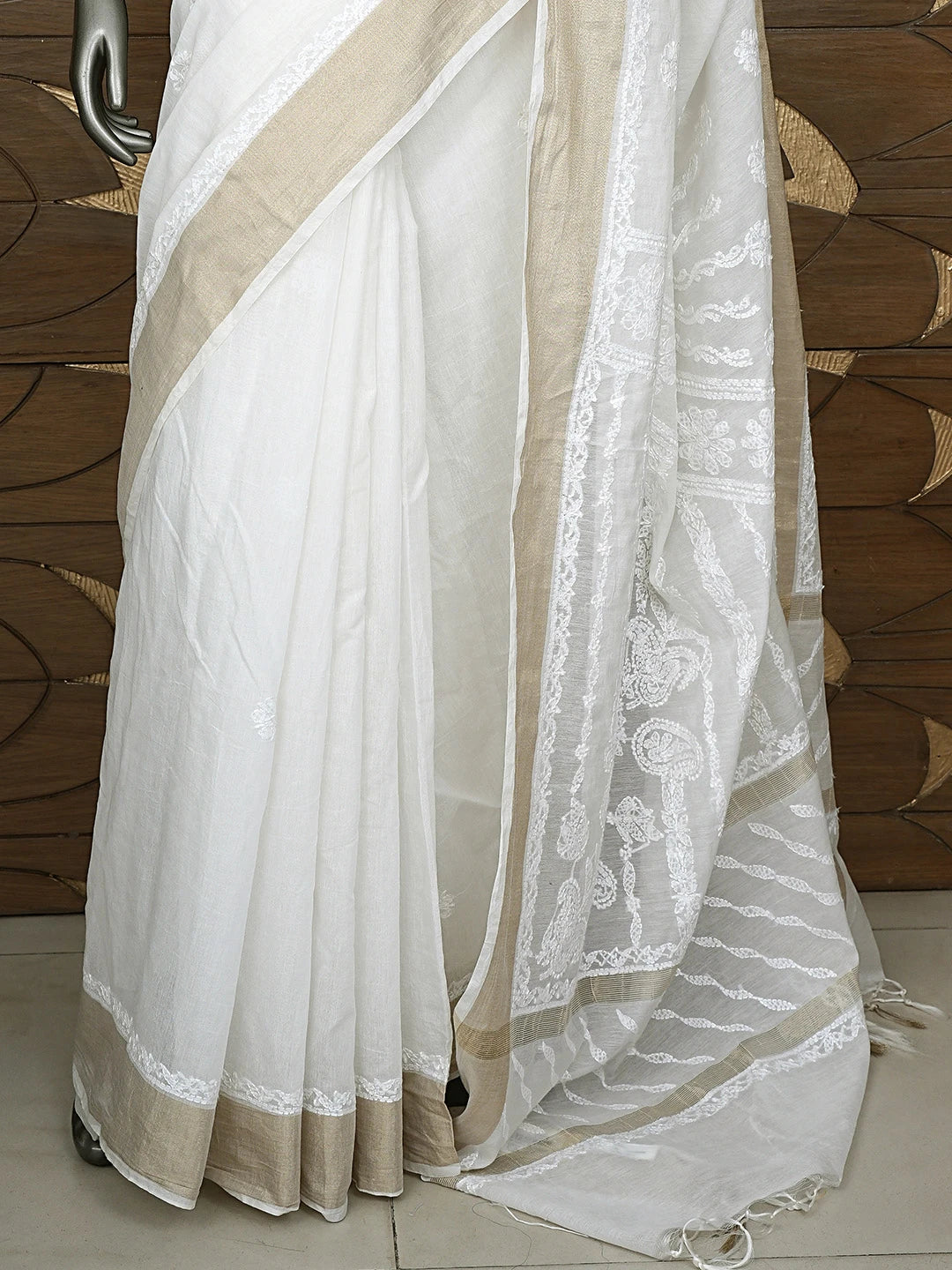 Ada Hand Embroidered Cream Chanderi Lucknowi Chikankari Saree With Blouse 01A903538