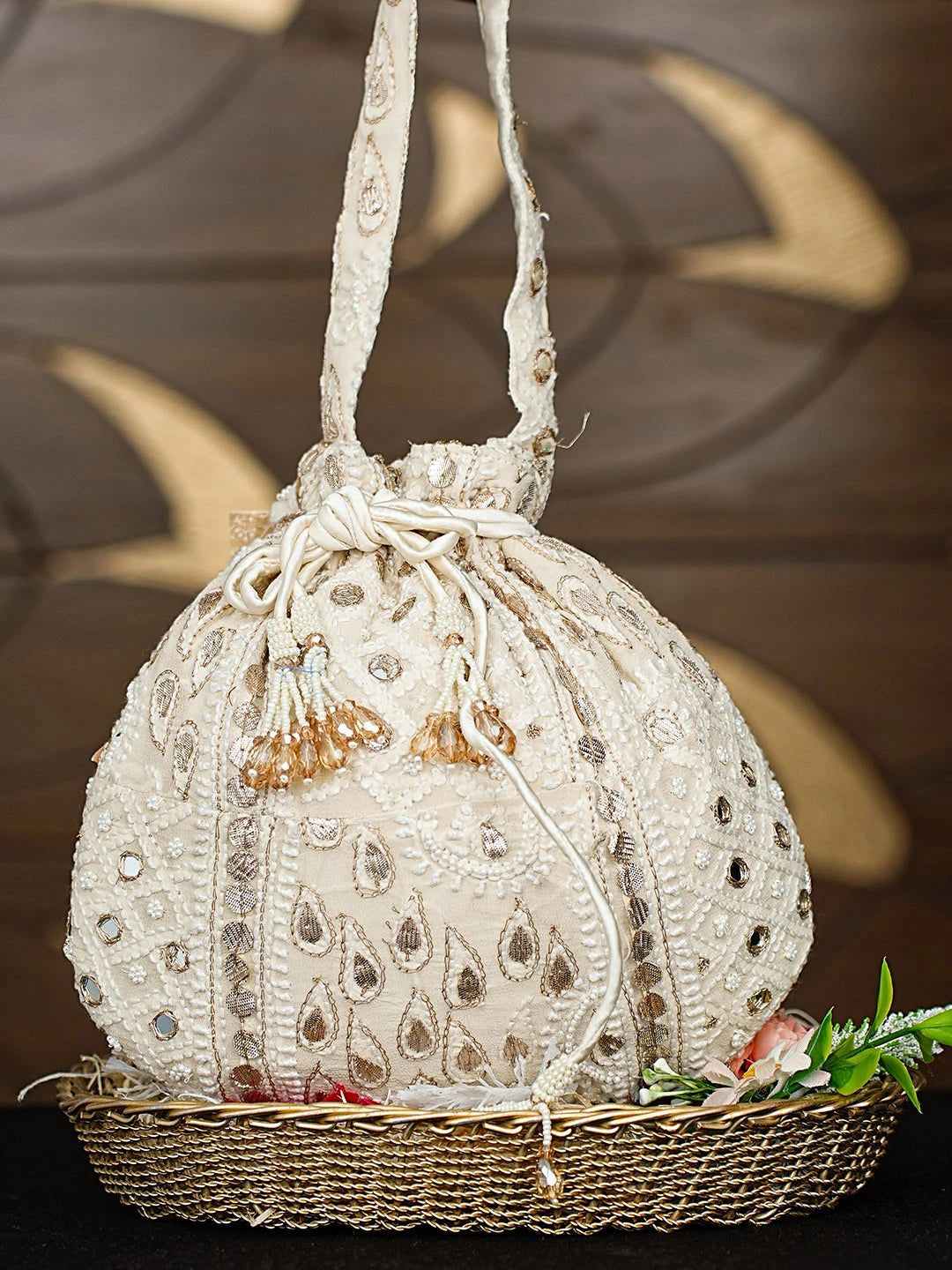 Ada Hand Embroidered Cream Pure Georgette Lucknowi Chikankari Potli Bag With Zari Work 01A912941