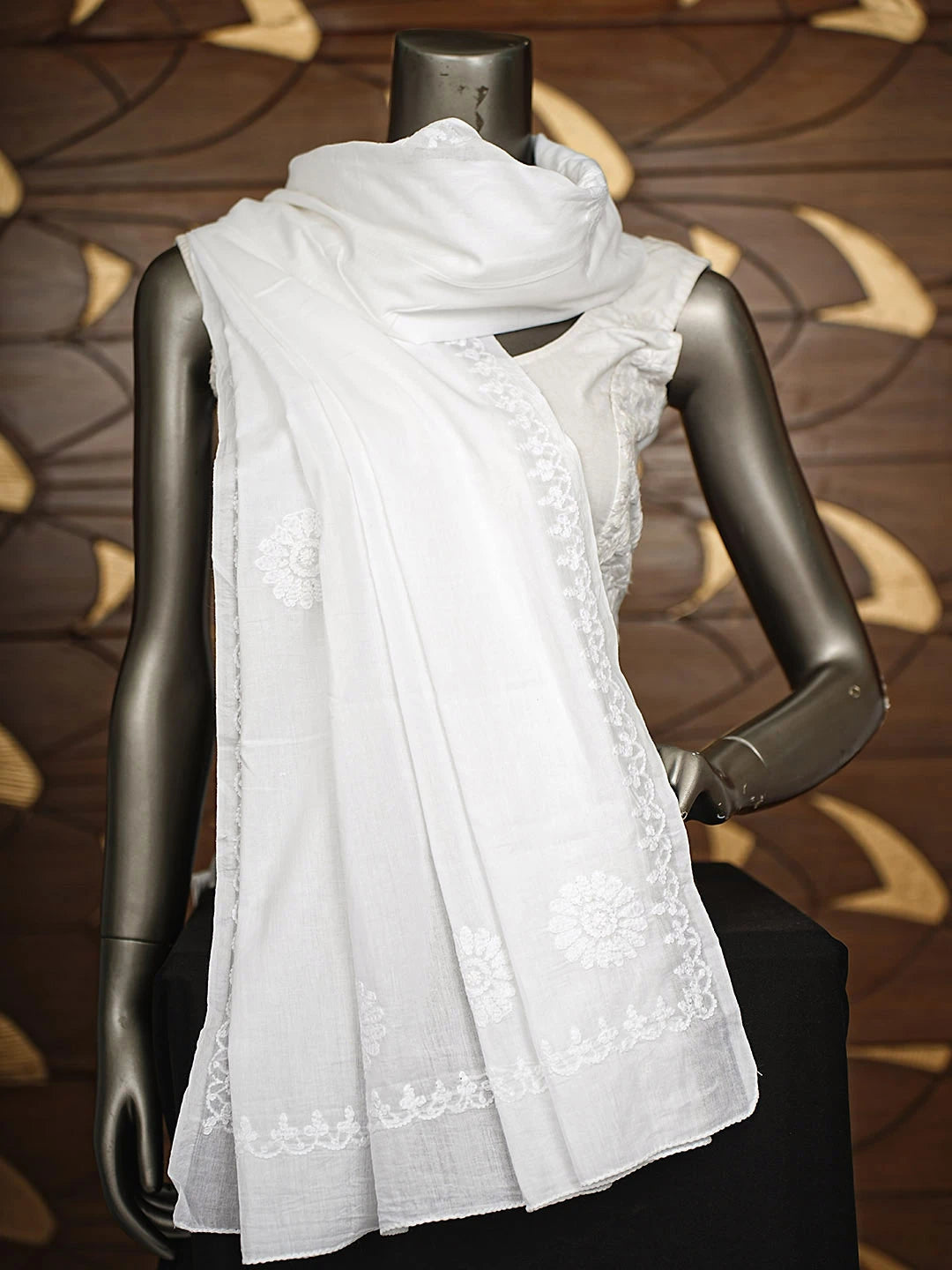 Ada Hand Embroidered White Cotton Lucknowi Chikankari Dupatta 01A865922