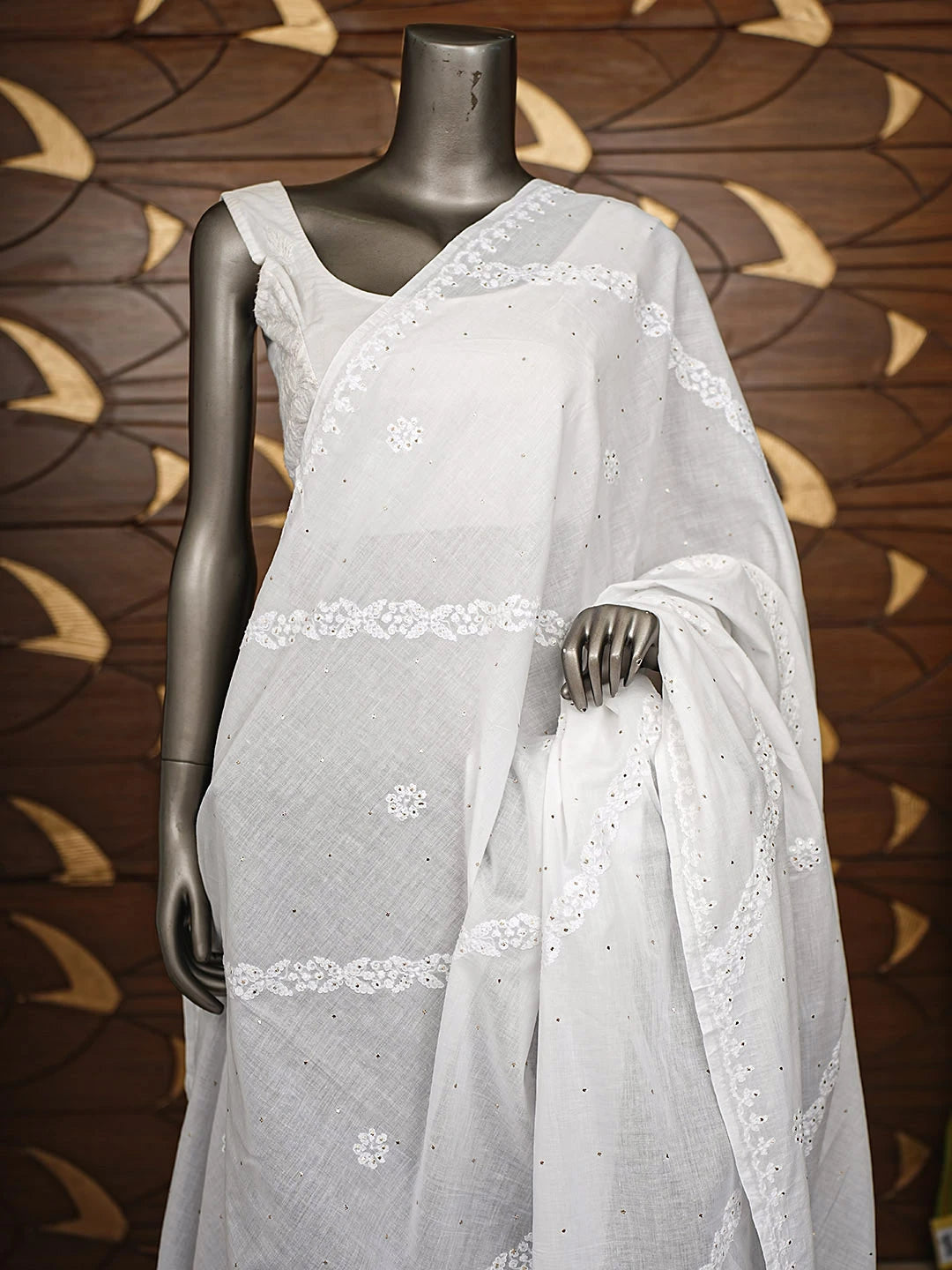 Ada Hand Embroidered White Cotton Lucknowi Chikankari Dupatta With Muqaish/Mukaish Work 01A900339