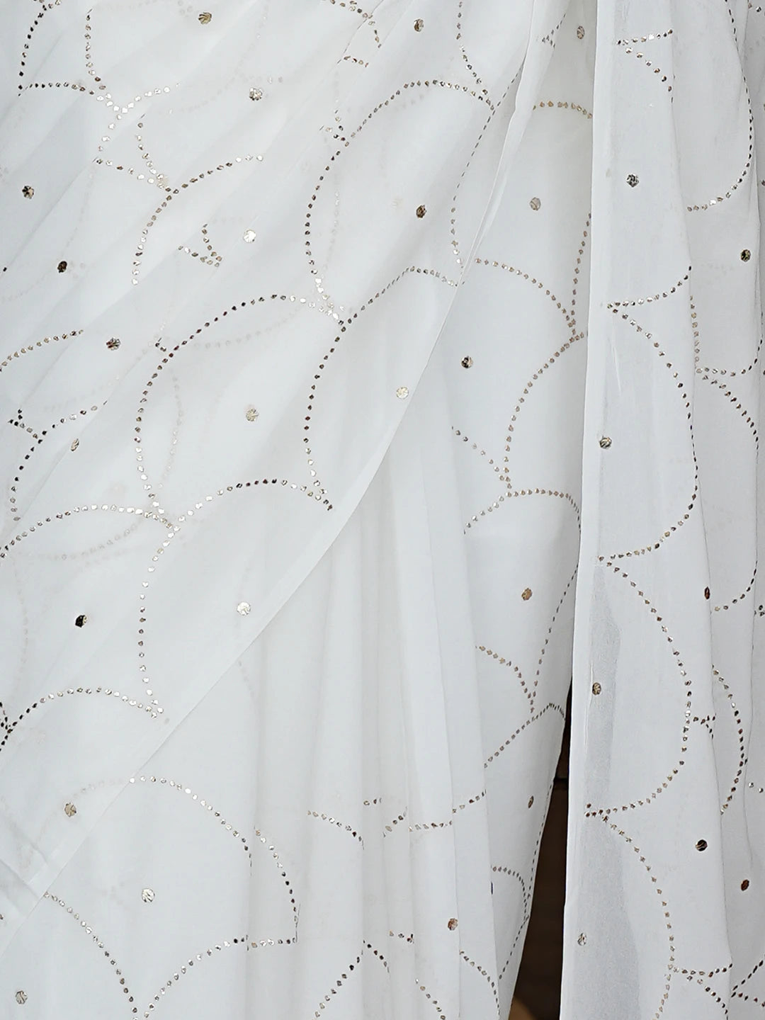 Ada Hand Embroidered White Viscose Georgette Saree/Blouse With Muqaish Work 01A932348