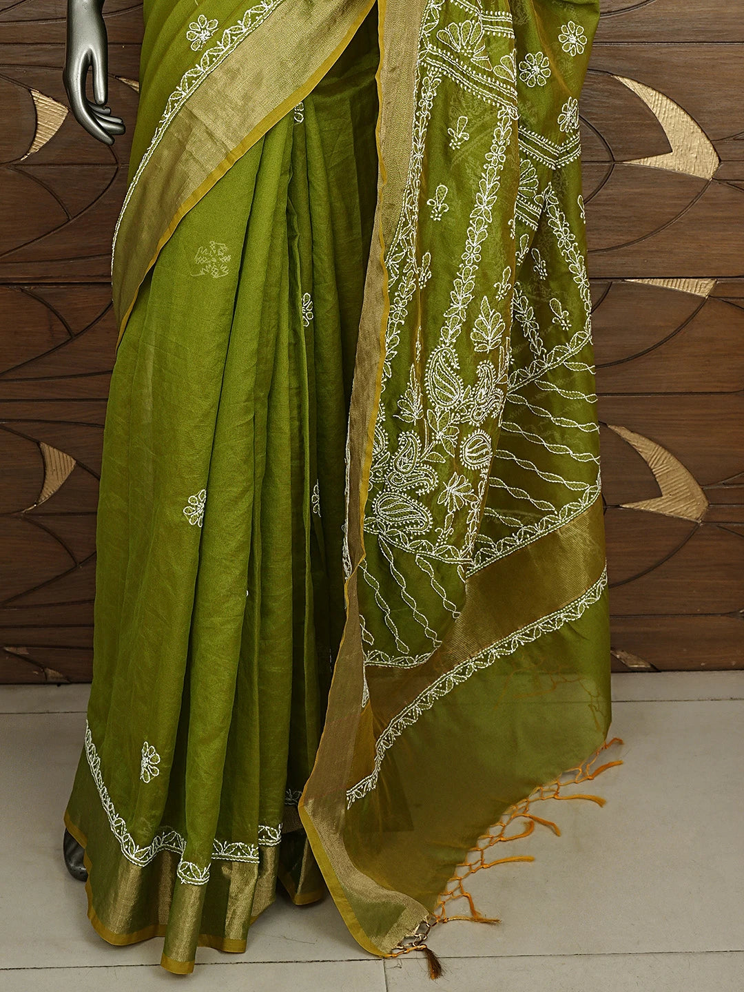 Ada Hand Embroidered Mehandi Green Chanderi Lucknowi Chikankari Saree With Blouse 01A913307