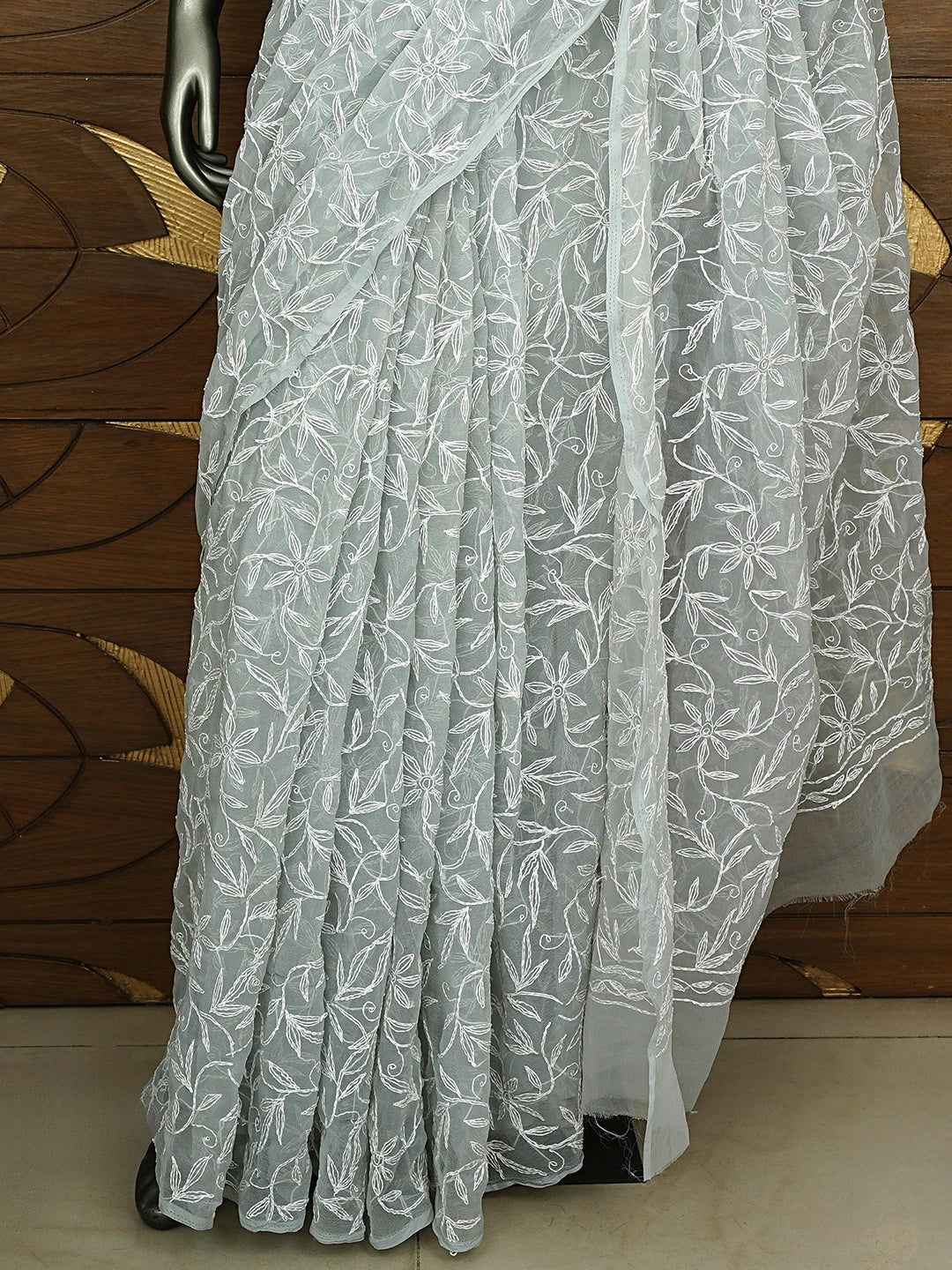 Ada Hand Embroidered Grey Georgette Lucknowi Chikankari Saree With Blouse 01A785118