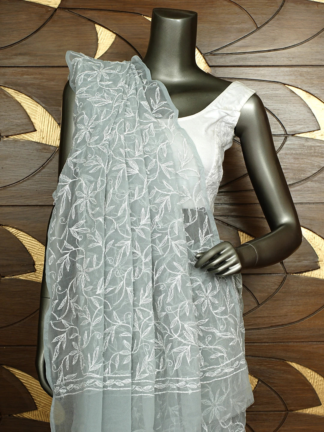 Ada Hand Embroidered Grey Georgette Lucknowi Chikankari Saree With Blouse 01A785118