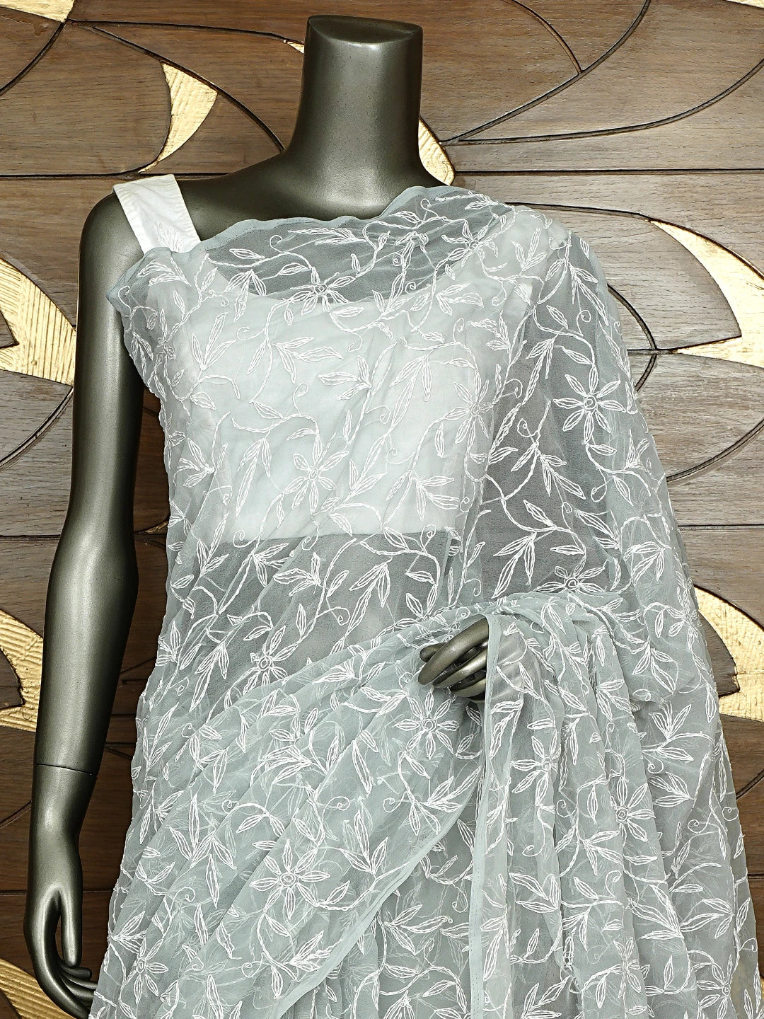 Ada Hand Embroidered Grey Georgette Lucknowi Chikankari Saree With Blouse 01A785118