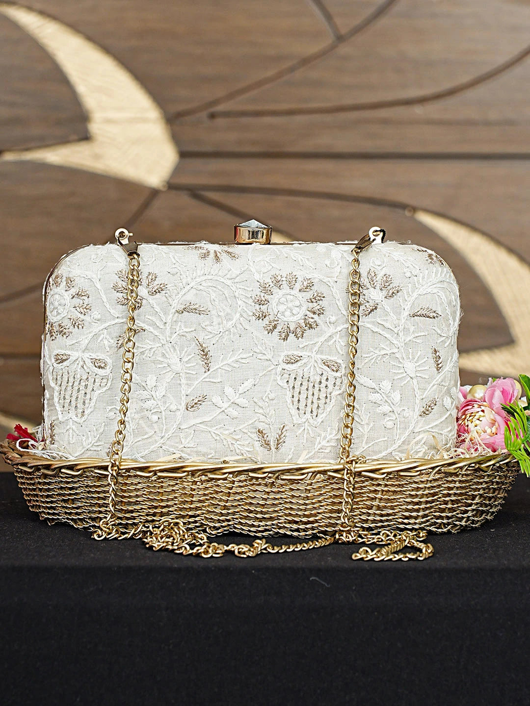 Ada Hand Embroidered Off White Silk Lucknowi Chikankari Clutch With Zari Work 01A925572
